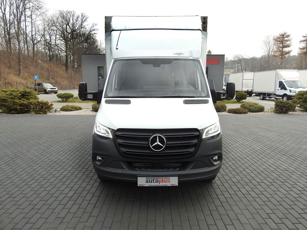 Mercedes-Benz SPRINTER 316 PRITSCHE PLANE 10 PALETTEN WEBASTO - Curtain side van, Combi van: picture 5 Mercedes-Benz SPRINTER 316 PRITSCHE PLANE 10 PALETTEN WEBASTO - Curtain side van, Combi van: picture 5