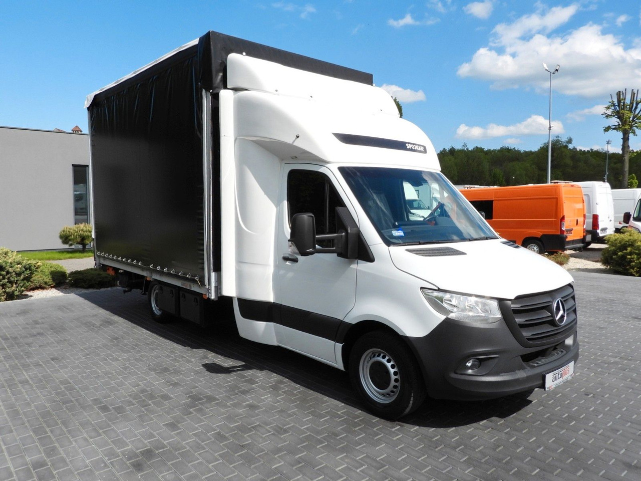 Mercedes-Benz SPRINTER 316 PRITSCHE PLANE AUFZUG 10 PALETTEN - Curtain side van, Combi van: picture 4 Mercedes-Benz SPRINTER 316 PRITSCHE PLANE AUFZUG 10 PALETTEN - Curtain side van, Combi van: picture 4