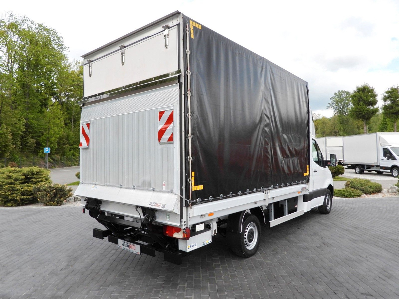 Mercedes-Benz SPRINTER 316 PRITSCHE PLANE AUFZUG 8 PALETTEN - Curtain side van, Combi van: picture 3 Mercedes-Benz SPRINTER 316 PRITSCHE PLANE AUFZUG 8 PALETTEN - Curtain side van, Combi van: picture 3