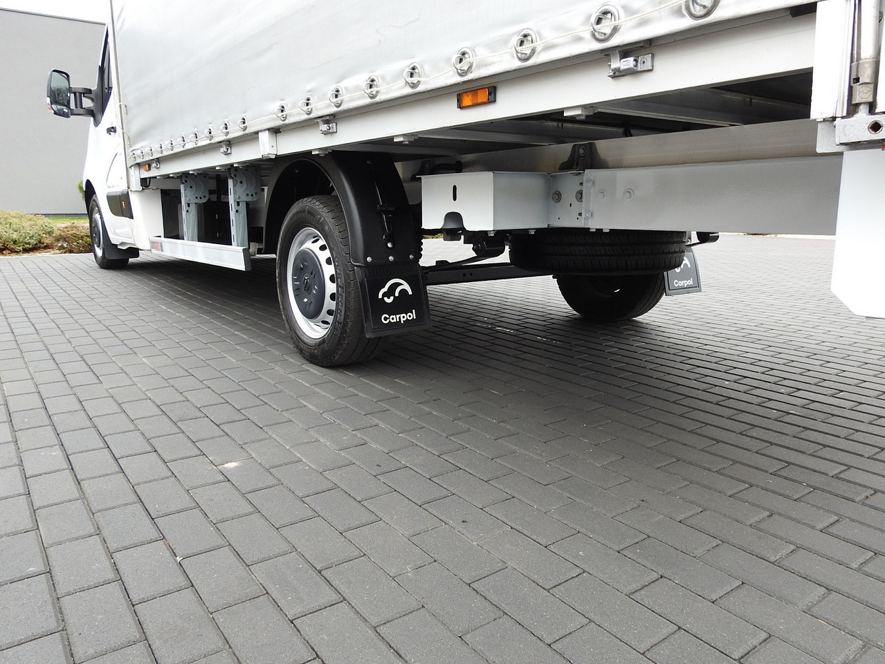Curtain side van OPEL MOVANO  TARPAULIN 8 PALLETS WEBASTO CRUISE CONTROL LED LIGHTS PNEUMATICS AIR CONDITIONING  165HP: picture 16 Curtain side van OPEL MOVANO  TARPAULIN 8 PALLETS WEBASTO CRUISE CONTROL LED LIGHTS PNEUMATICS AIR CONDITIONING  165HP: picture 16