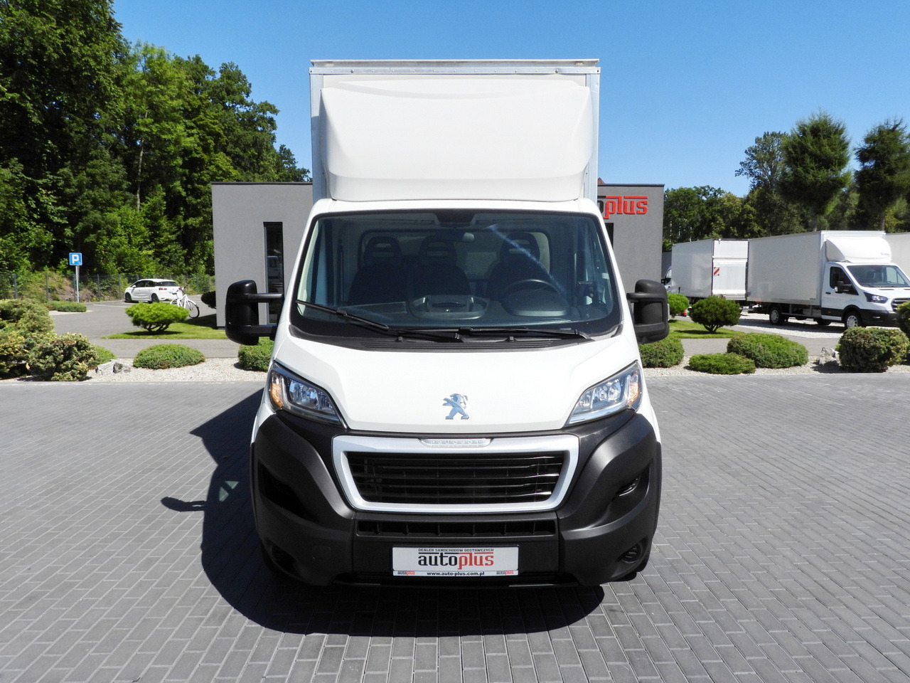 PEUGEOT BOXER BOX LIFT 8 PALLETS CRUISE CONTROL AIR CONDITIONING 130HP - Refrigerated van: picture 5 PEUGEOT BOXER BOX LIFT 8 PALLETS CRUISE CONTROL AIR CONDITIONING 130HP - Refrigerated van: picture 5