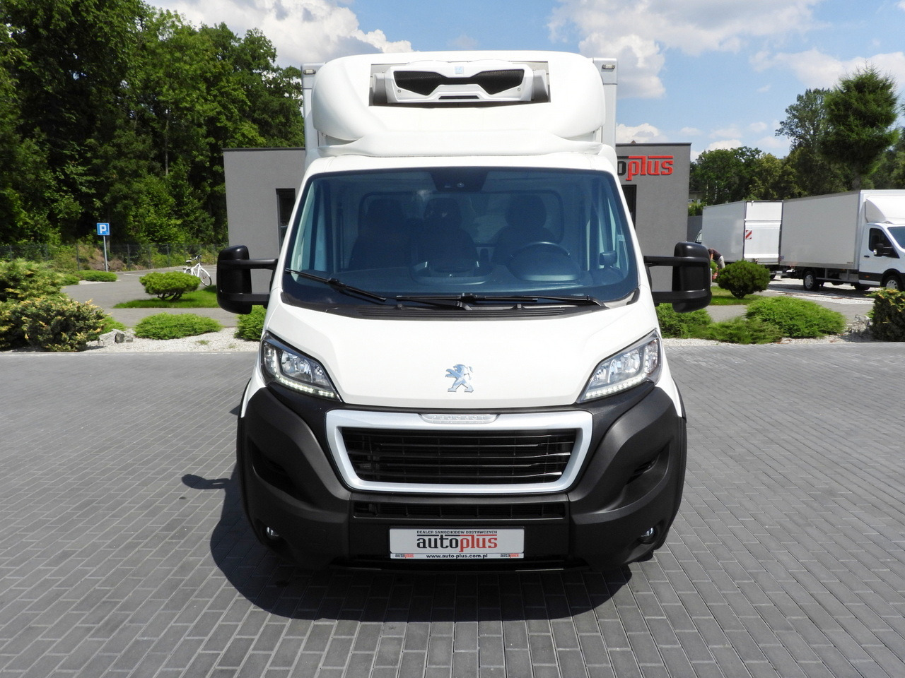 PEUGEOT BOXER REGRIGERATOR BOX 0*C 8 PALLETS CRUISE CONTROL LED LIGHTS AIR CONDITIONING 165HP - Refrigerated van: picture 5 PEUGEOT BOXER REGRIGERATOR BOX 0*C 8 PALLETS CRUISE CONTROL LED LIGHTS AIR CONDITIONING 165HP - Refrigerated van: picture 5