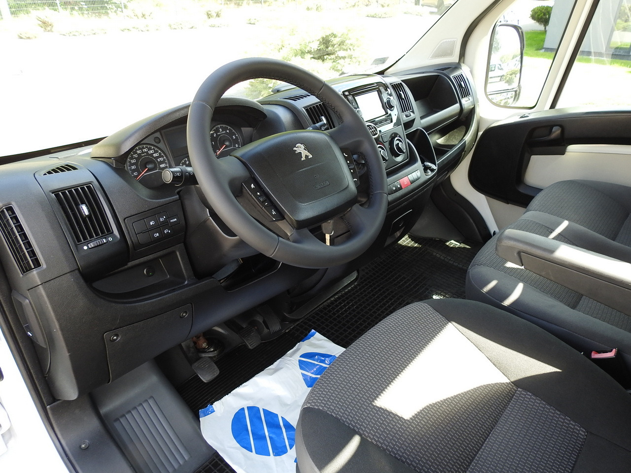 PEUGEOT BOXER THREE-WAY TIPPER AIR CONDITIONING 130HP - Tipper: picture 2 PEUGEOT BOXER THREE-WAY TIPPER AIR CONDITIONING 130HP - Tipper: picture 2