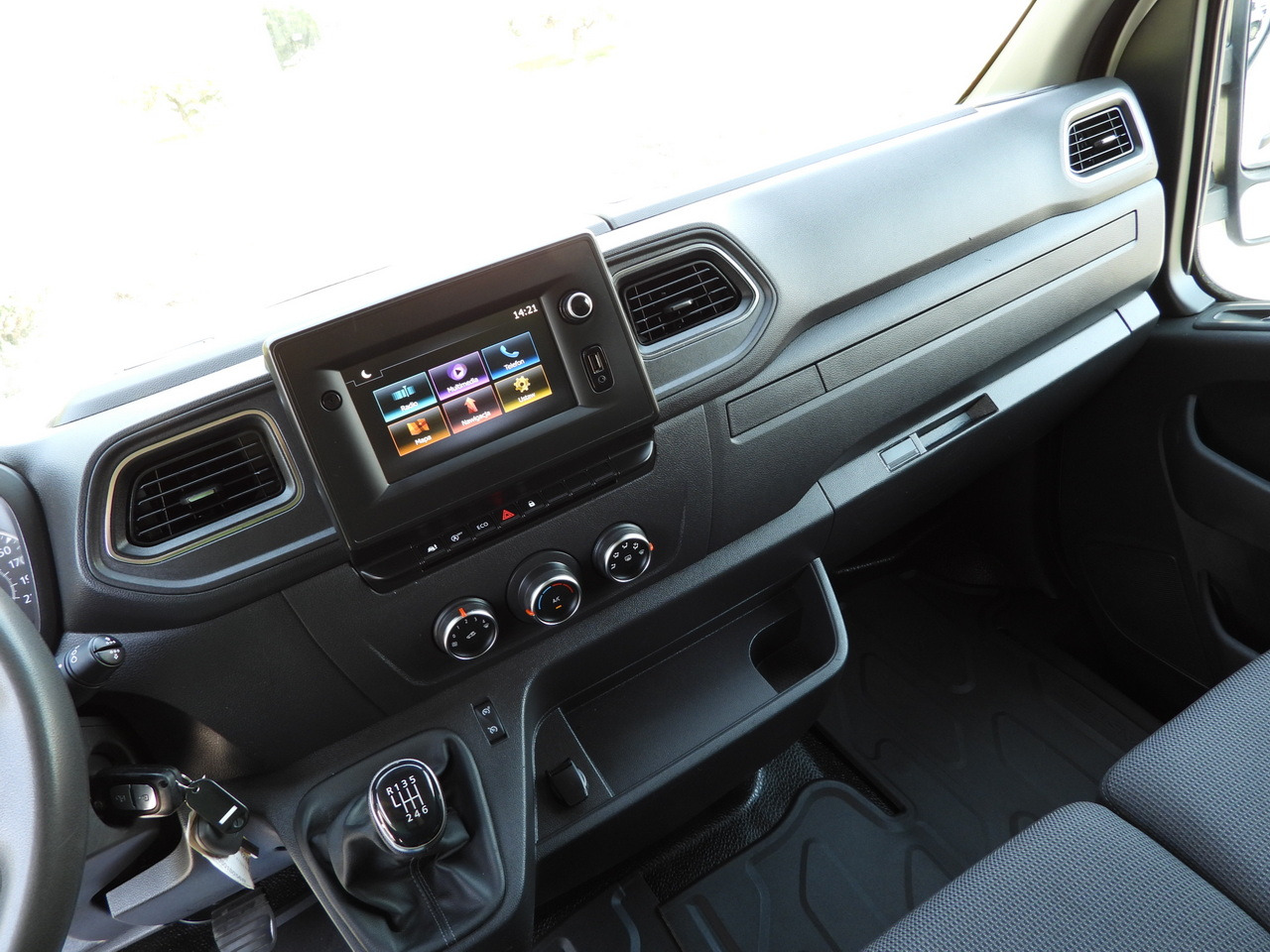 RENAULT MASTER  BOX LIFT 8 PALLETS CRUISE CONTROL NAVIGATION LED LIGHTS TWIN WHEELS AIR CONDITIONING  145HP on lease RENAULT MASTER  BOX LIFT 8 PALLETS CRUISE CONTROL NAVIGATION LED LIGHTS TWIN WHEELS AIR CONDITIONING  145HP: picture 31