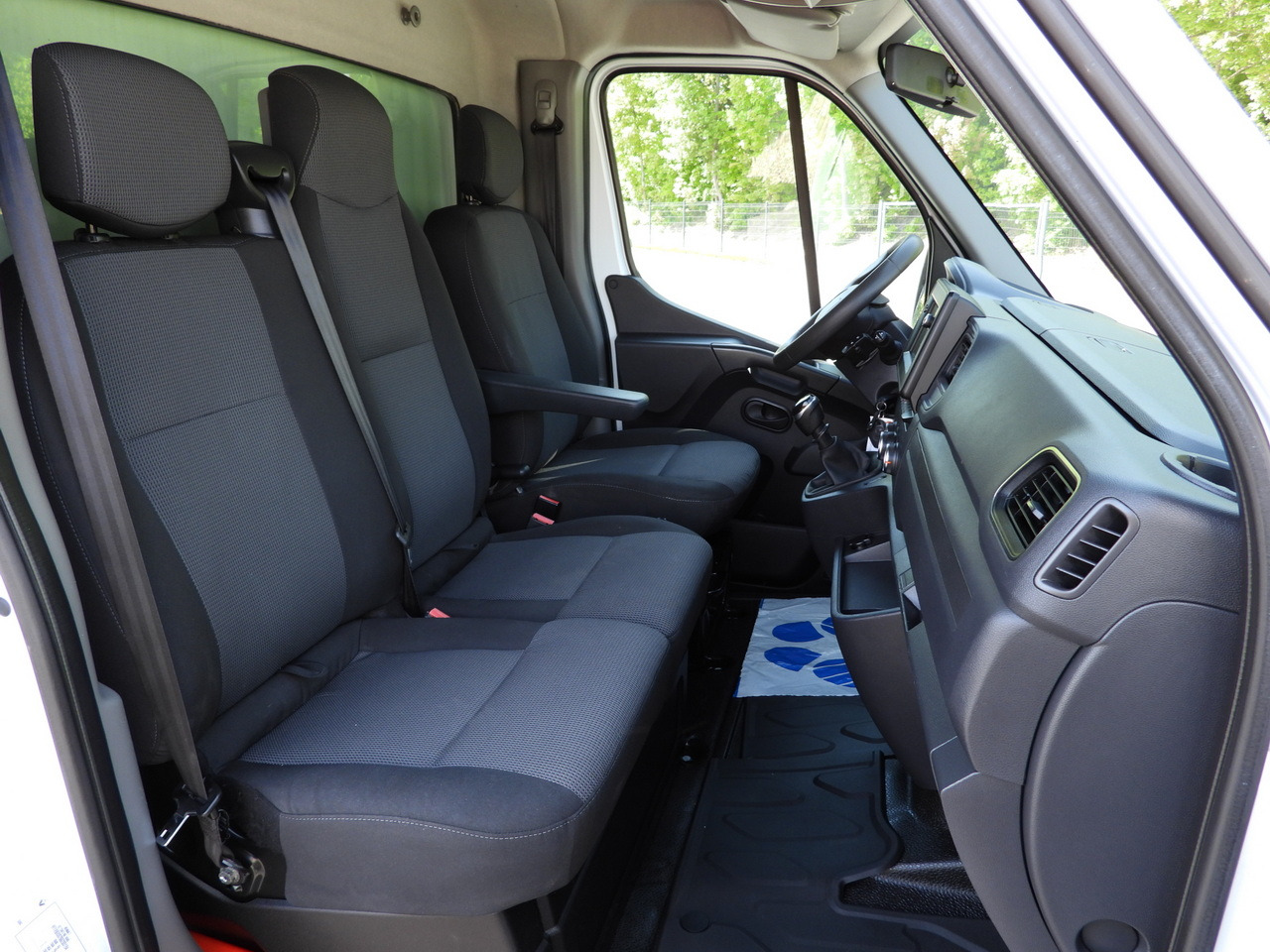 RENAULT MASTER  BOX LIFT 8 PALLETS CRUISE CONTROL NAVIGATION LED LIGHTS TWIN WHEELS AIR CONDITIONING  145HP on lease RENAULT MASTER  BOX LIFT 8 PALLETS CRUISE CONTROL NAVIGATION LED LIGHTS TWIN WHEELS AIR CONDITIONING  145HP: picture 39