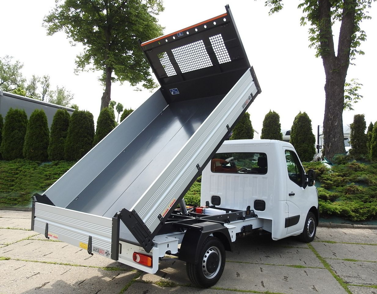 RENAULT MASTER - Tipper van: picture 3 RENAULT MASTER - Tipper van: picture 3