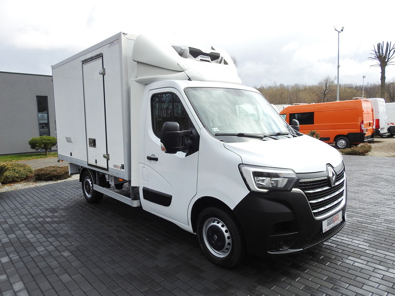 RENAULT MASTER REGRIGERATOR BOX 0*C LED LIGHTS AIR CONDITIONING 145HP - Refrigerated van: picture 4 RENAULT MASTER REGRIGERATOR BOX 0*C LED LIGHTS AIR CONDITIONING 145HP - Refrigerated van: picture 4