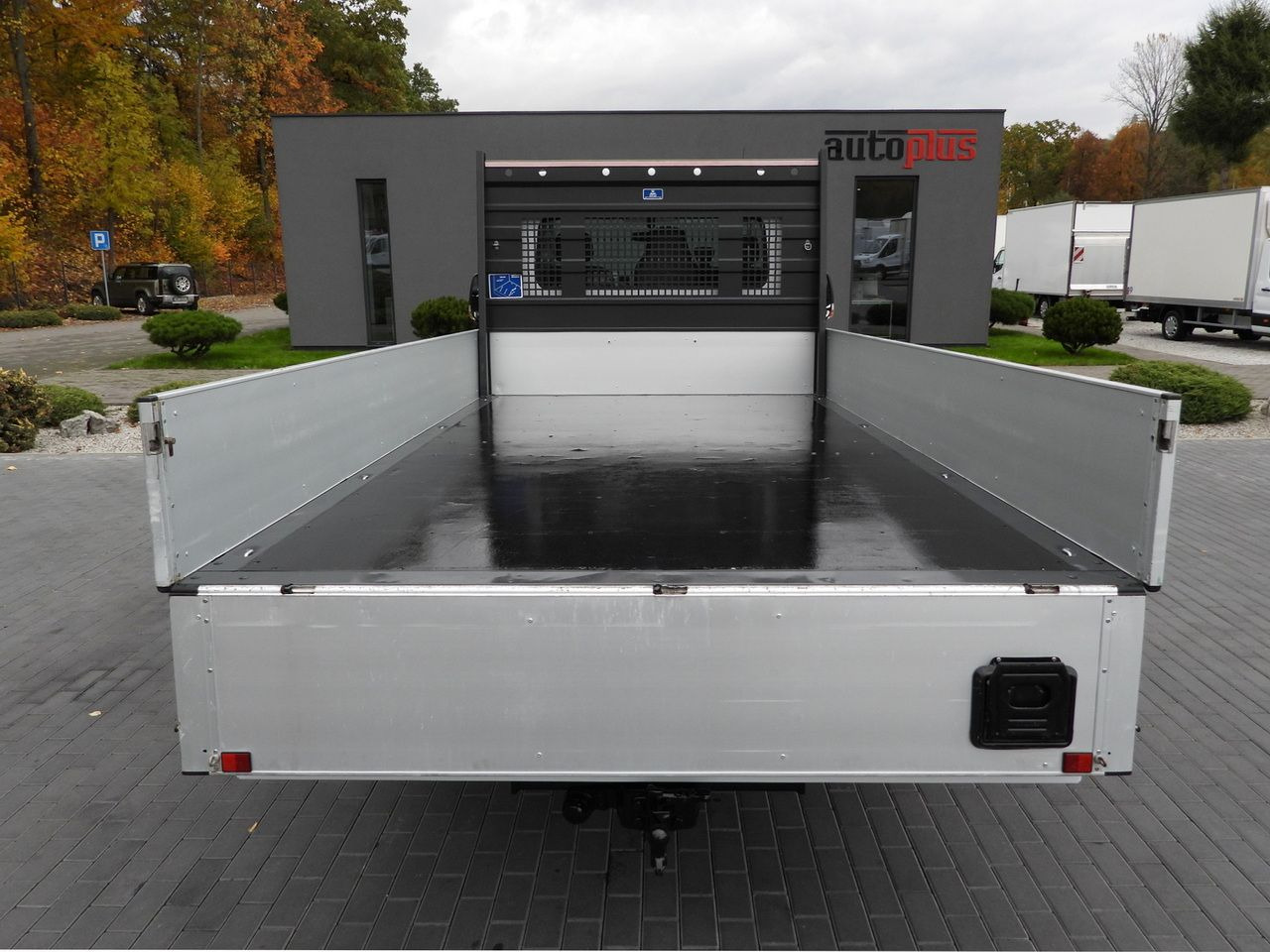 Flatbed van RENAULT MASTER STAKE BODY CRUISE CONTROL NAVIGATION TWIN WHEELS AIR CONDITIONING 130HP: picture 11 Flatbed van RENAULT MASTER STAKE BODY CRUISE CONTROL NAVIGATION TWIN WHEELS AIR CONDITIONING 130HP: picture 11