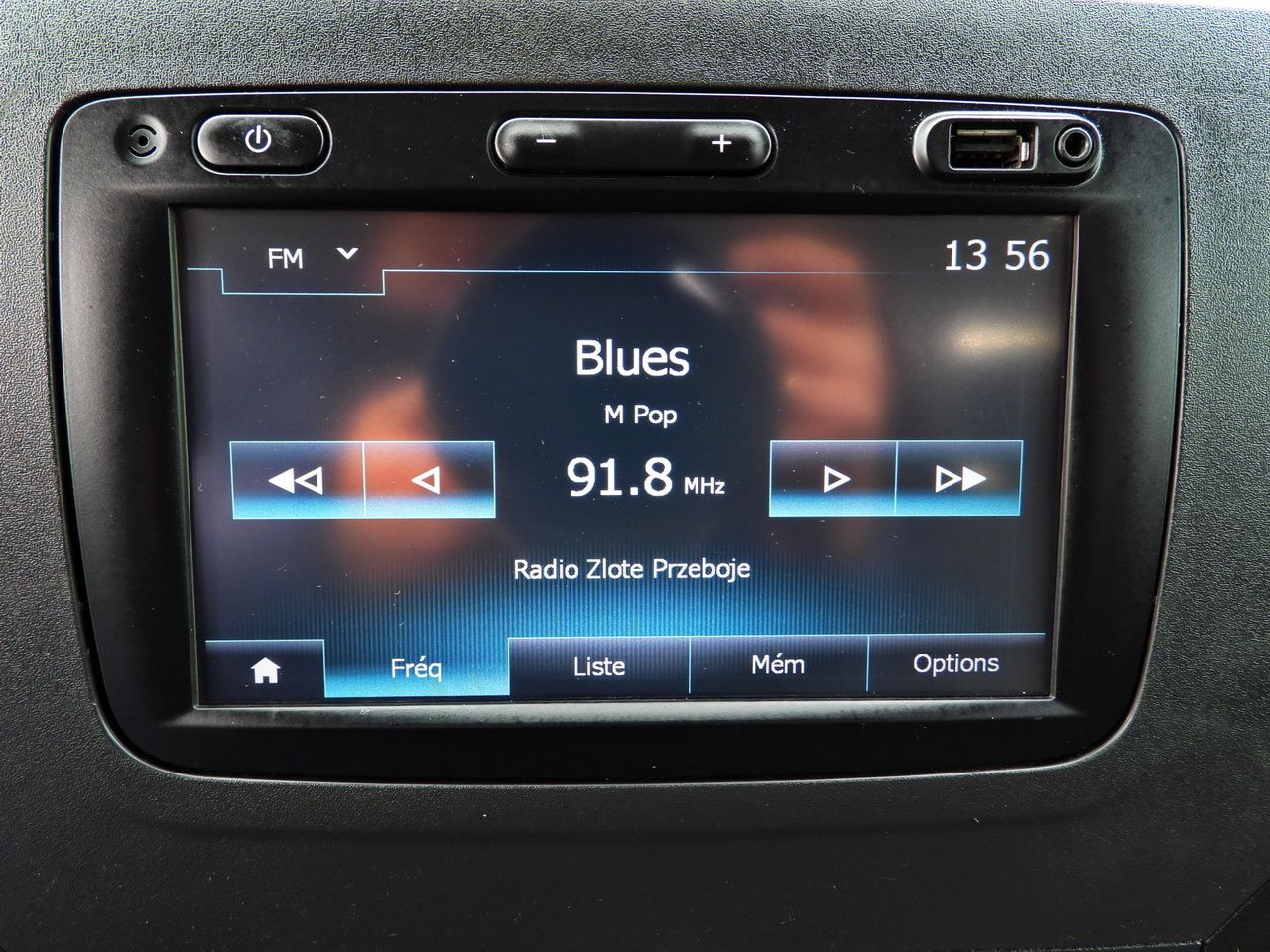 Flatbed van RENAULT MASTER STAKE BODY CRUISE CONTROL NAVIGATION TWIN WHEELS AIR CONDITIONING 130HP: picture 32 Flatbed van RENAULT MASTER STAKE BODY CRUISE CONTROL NAVIGATION TWIN WHEELS AIR CONDITIONING 130HP: picture 32