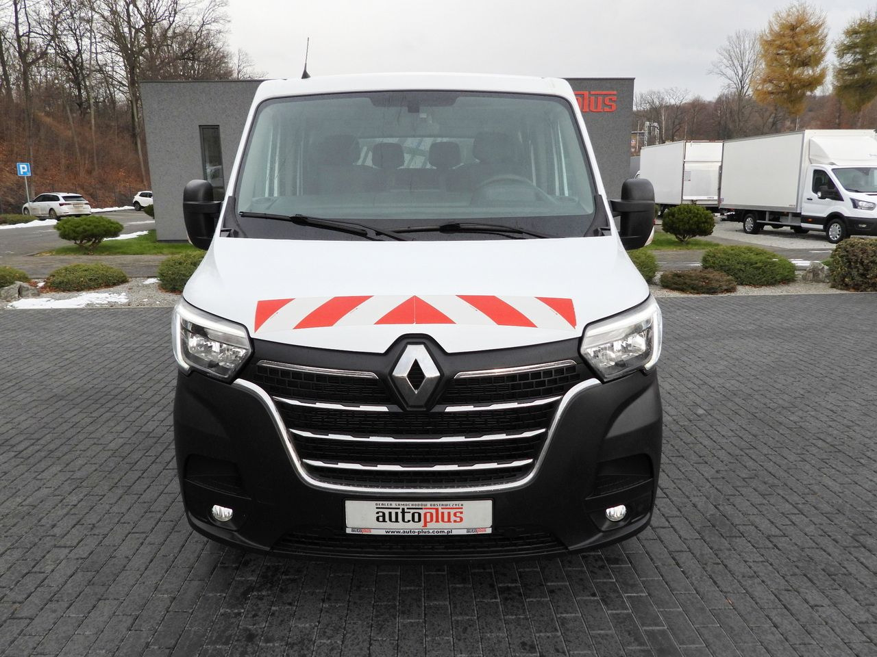 RENAULT MASTER STAKE BODY DOUBLE CABIN DOKA 6 SEATS CRUISE CONTROL NAVIGATION LED LIGHTS AIR CONDITIONING 150HP - Combi van: picture 5 RENAULT MASTER STAKE BODY DOUBLE CABIN DOKA 6 SEATS CRUISE CONTROL NAVIGATION LED LIGHTS AIR CONDITIONING 150HP - Combi van: picture 5