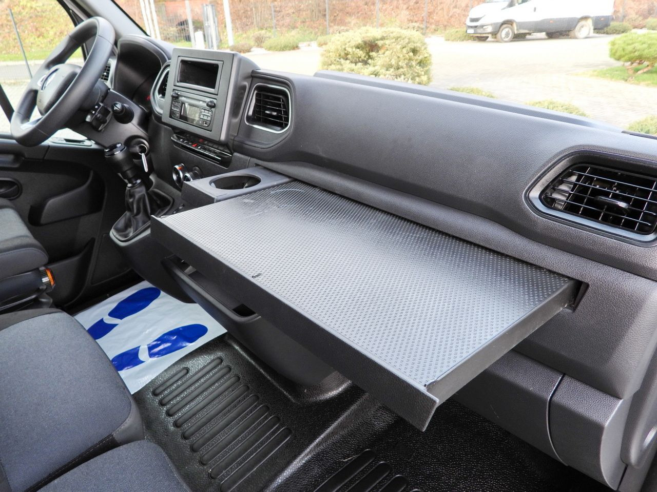 Curtain side van RENAULT MASTER TARPAULIN 10 PALLETS WEBASTO CRUISE CONTROL LED LIGHTS PNEUMATICS AIR CONDITIONING 165HP: picture 40 Curtain side van RENAULT MASTER TARPAULIN 10 PALLETS WEBASTO CRUISE CONTROL LED LIGHTS PNEUMATICS AIR CONDITIONING 165HP: picture 40