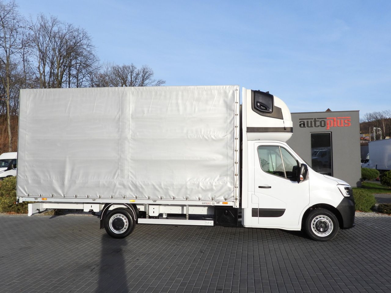 Curtain side van RENAULT MASTER TARPAULIN 10 PALLETS WEBASTO CRUISE CONTROL LED LIGHTS PNEUMATICS AIR CONDITIONING 165HP: picture 7 Curtain side van RENAULT MASTER TARPAULIN 10 PALLETS WEBASTO CRUISE CONTROL LED LIGHTS PNEUMATICS AIR CONDITIONING 165HP: picture 7