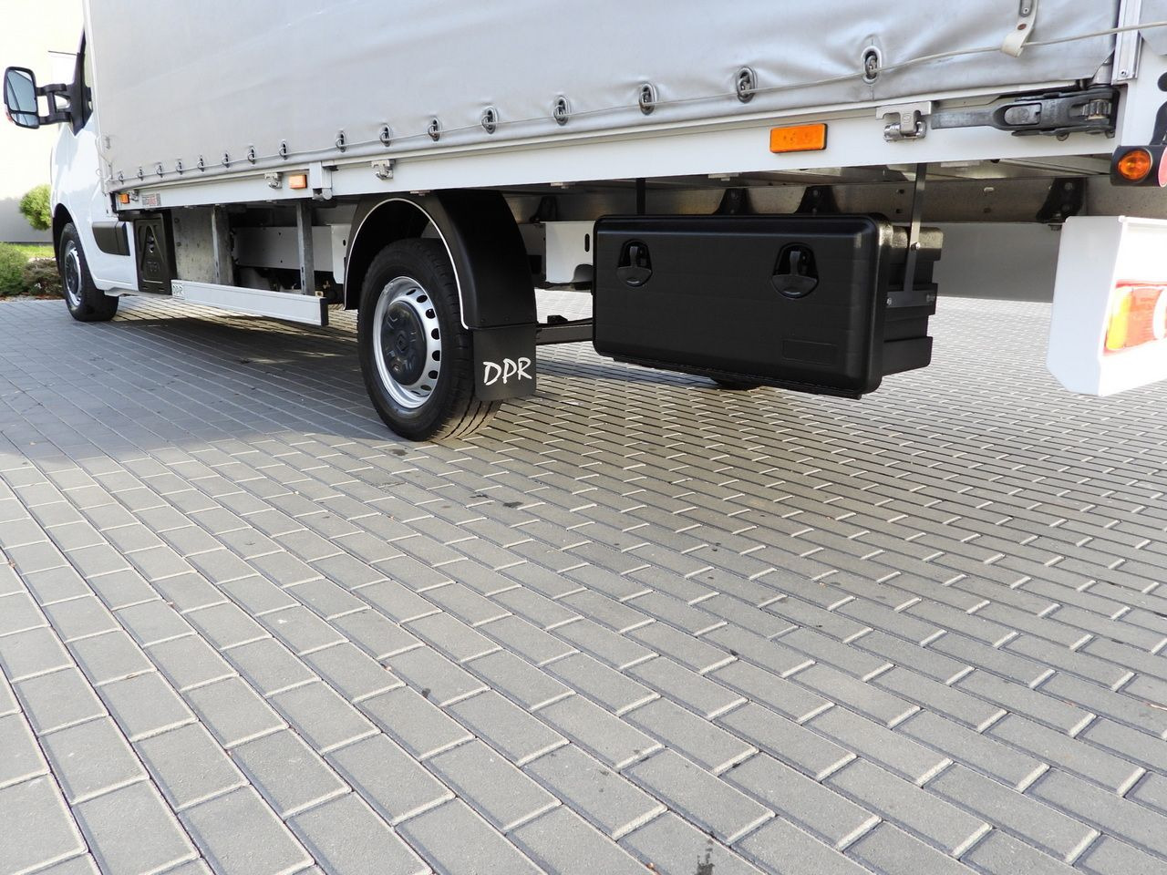 Curtain side van RENAULT MASTER TARPAULIN 10 PALLETS WEBASTO CRUISE CONTROL LED LIGHTS PNEUMATICS AIR CONDITIONING 165HP: picture 16 Curtain side van RENAULT MASTER TARPAULIN 10 PALLETS WEBASTO CRUISE CONTROL LED LIGHTS PNEUMATICS AIR CONDITIONING 165HP: picture 16