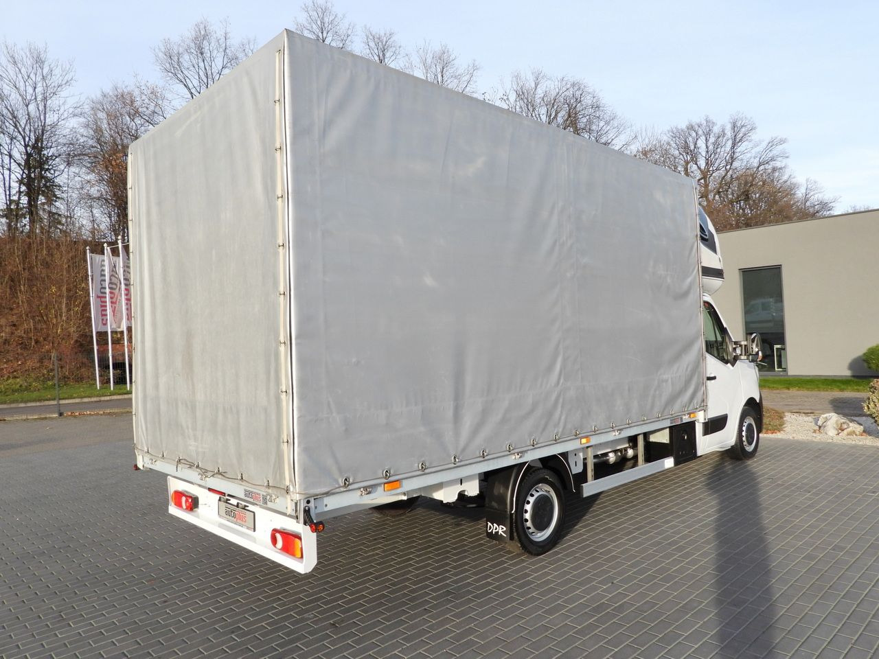 Curtain side van RENAULT MASTER TARPAULIN 10 PALLETS WEBASTO CRUISE CONTROL LED LIGHTS PNEUMATICS AIR CONDITIONING 165HP: picture 13 Curtain side van RENAULT MASTER TARPAULIN 10 PALLETS WEBASTO CRUISE CONTROL LED LIGHTS PNEUMATICS AIR CONDITIONING 165HP: picture 13