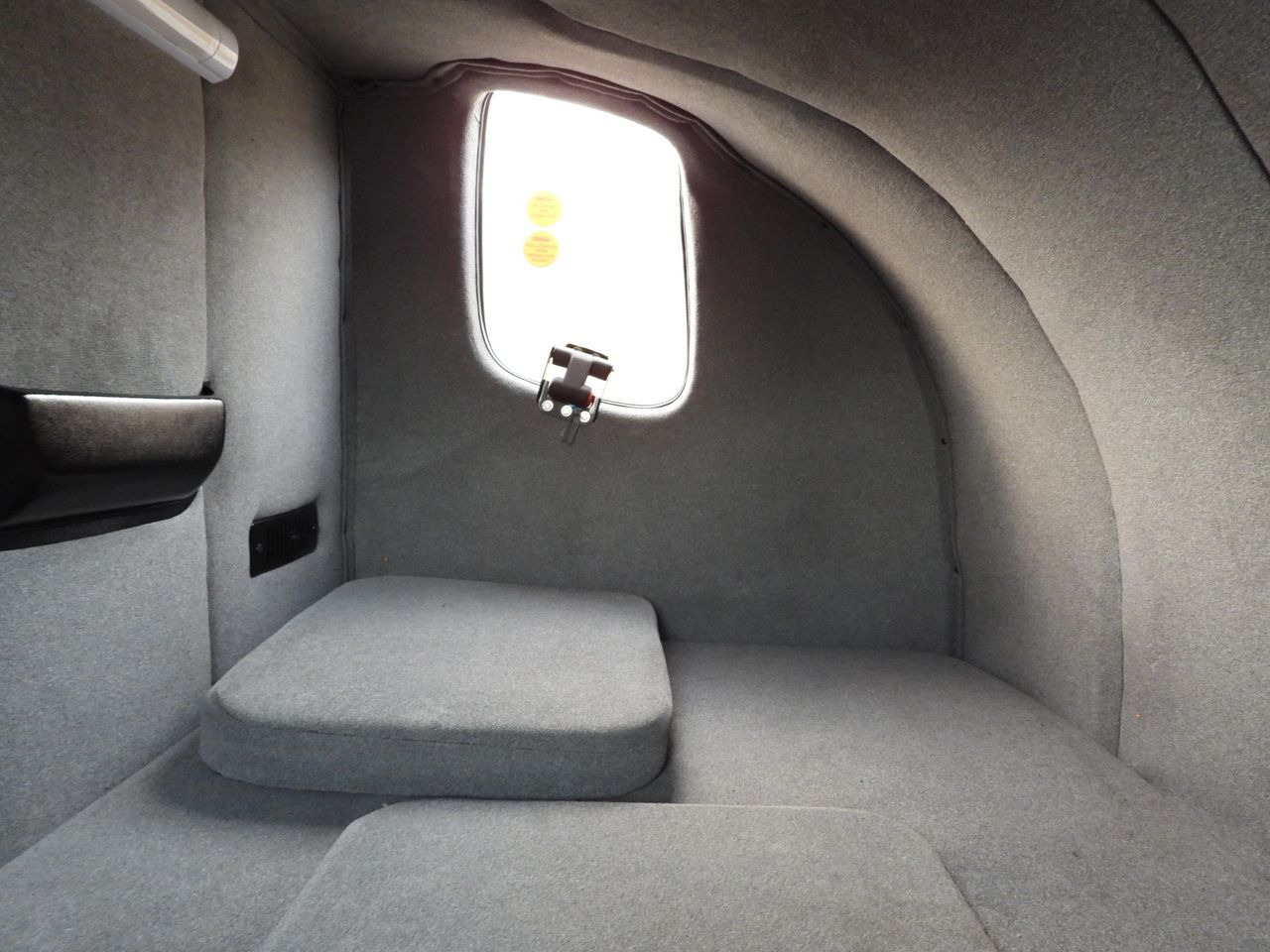 Curtain side van RENAULT MASTER TARPAULIN 10 PALLETS WEBASTO CRUISE CONTROL LED LIGHTS PNEUMATICS AIR CONDITIONING 165HP: picture 41 Curtain side van RENAULT MASTER TARPAULIN 10 PALLETS WEBASTO CRUISE CONTROL LED LIGHTS PNEUMATICS AIR CONDITIONING 165HP: picture 41