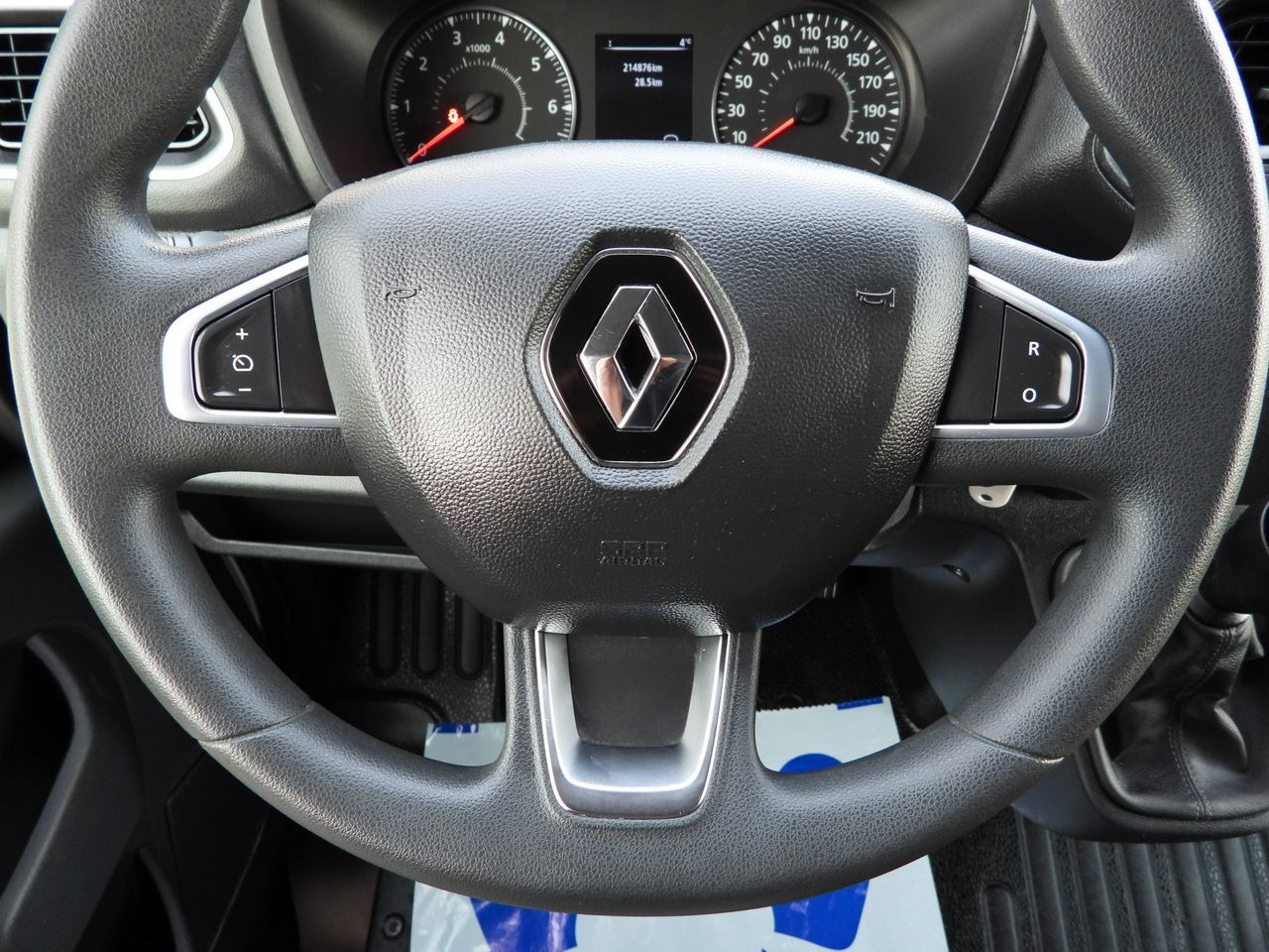 Curtain side van RENAULT MASTER TARPAULIN 10 PALLETS WEBASTO CRUISE CONTROL LED LIGHTS PNEUMATICS AIR CONDITIONING 165HP: picture 31 Curtain side van RENAULT MASTER TARPAULIN 10 PALLETS WEBASTO CRUISE CONTROL LED LIGHTS PNEUMATICS AIR CONDITIONING 165HP: picture 31