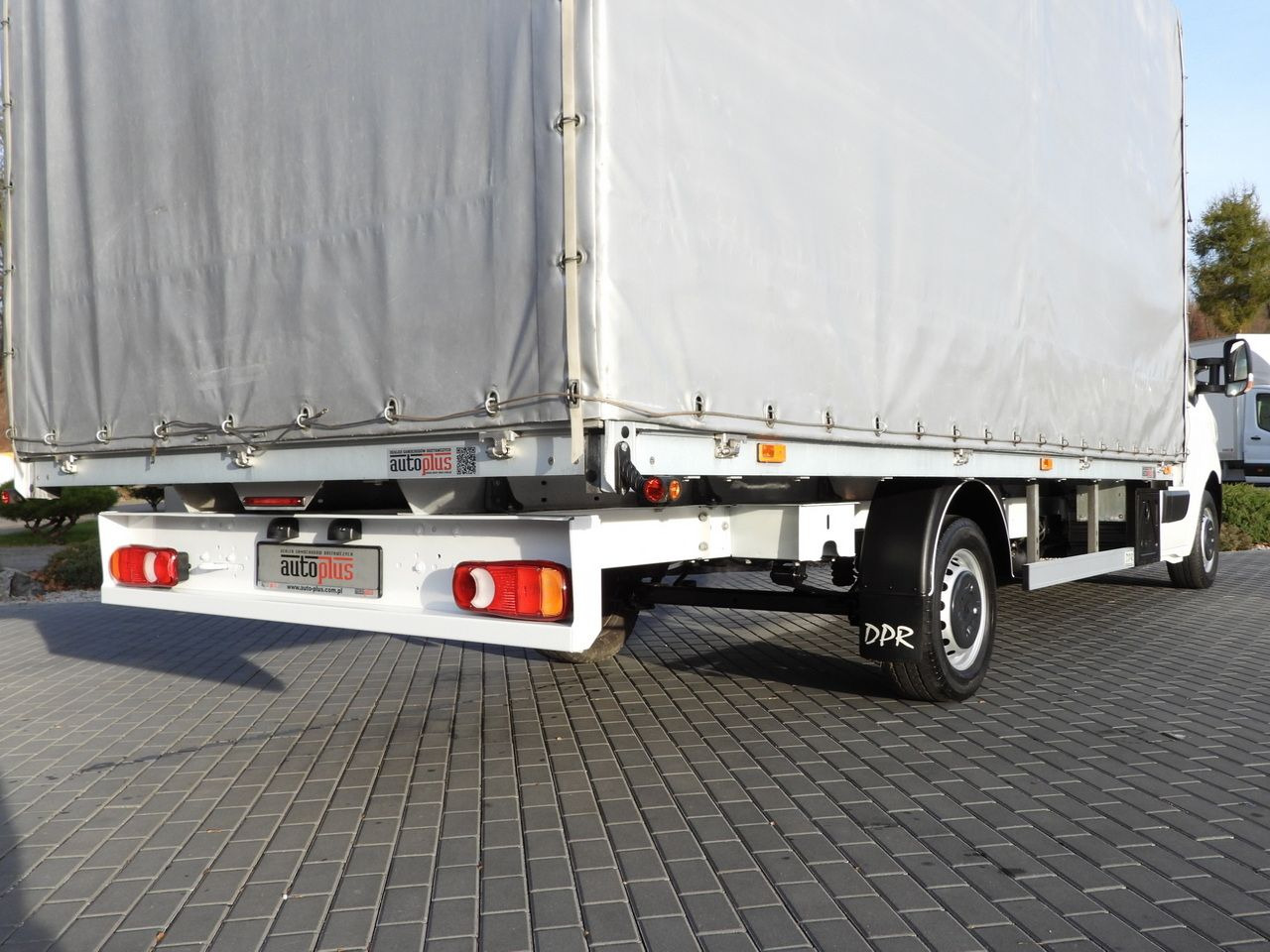 Curtain side van RENAULT MASTER TARPAULIN 10 PALLETS WEBASTO CRUISE CONTROL LED LIGHTS PNEUMATICS AIR CONDITIONING 165HP: picture 24 Curtain side van RENAULT MASTER TARPAULIN 10 PALLETS WEBASTO CRUISE CONTROL LED LIGHTS PNEUMATICS AIR CONDITIONING 165HP: picture 24