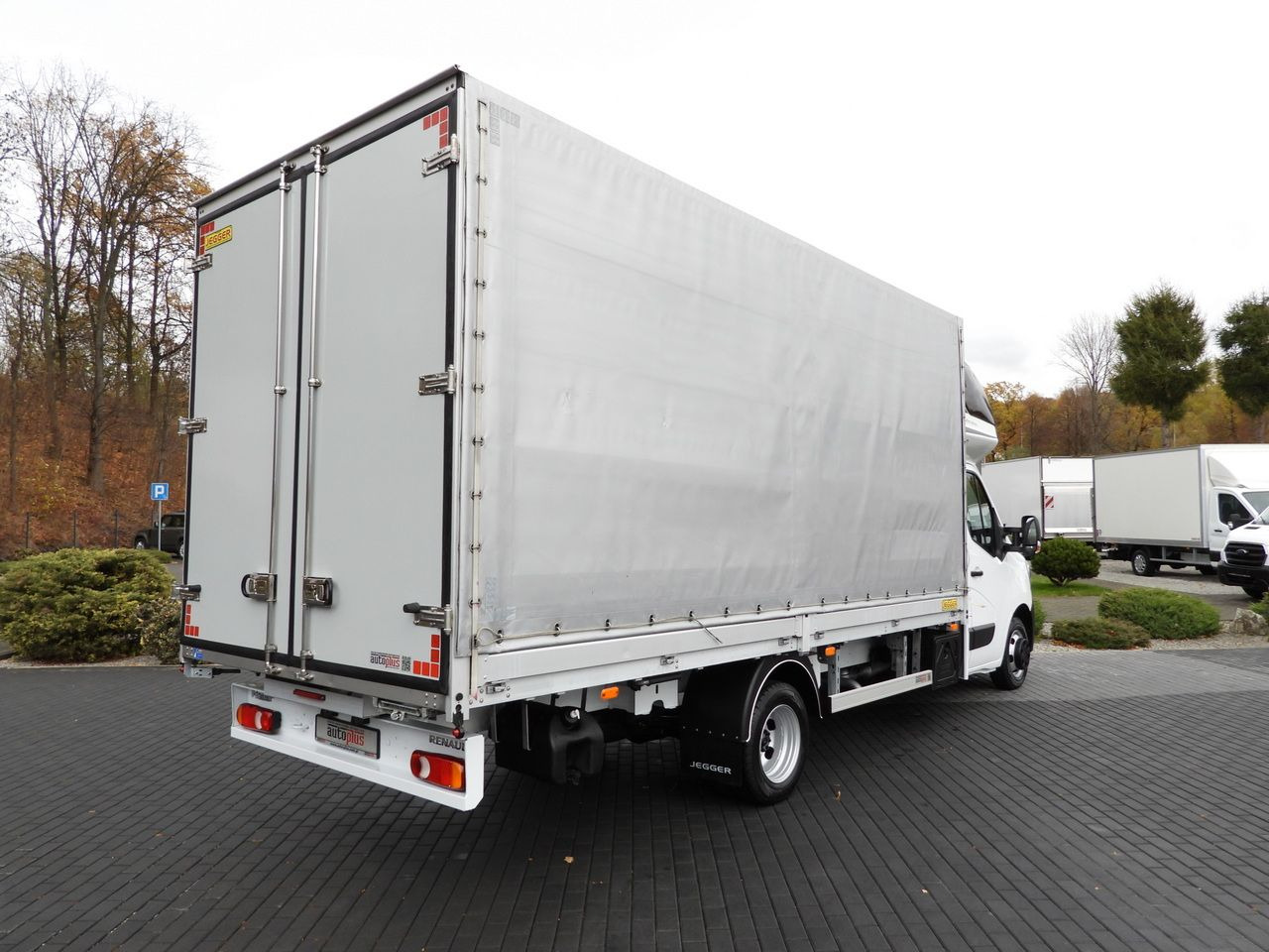 RENAULT MASTER TARPAULIN 10 PALLETS WEBASTO CRUISE CONTROL NAVIGATION LED LIGHTS TWIN WHEELS AIR CONDITIONING 165HP - Curtain side van: picture 3 RENAULT MASTER TARPAULIN 10 PALLETS WEBASTO CRUISE CONTROL NAVIGATION LED LIGHTS TWIN WHEELS AIR CONDITIONING 165HP - Curtain side van: picture 3