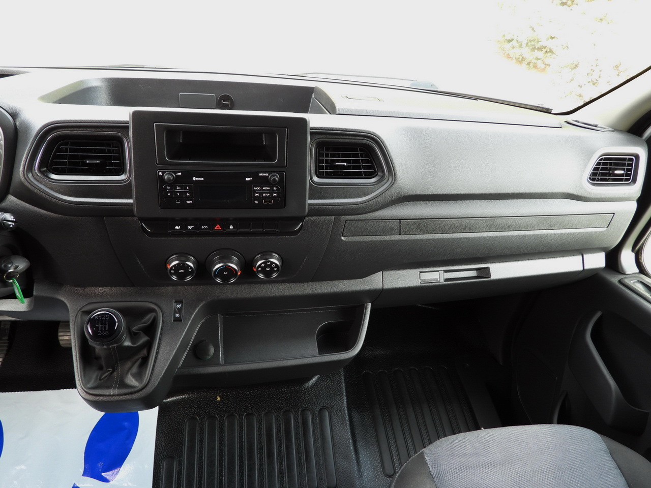 RENAULT MASTER TARPAULIN LIFT 9 PALLETS WEBASTO CRUISE CONTROL LED LIGHTS PNEUMATICS AIR CONDITIONING 165HP on lease RENAULT MASTER TARPAULIN LIFT 9 PALLETS WEBASTO CRUISE CONTROL LED LIGHTS PNEUMATICS AIR CONDITIONING 165HP: picture 31 RENAULT MASTER TARPAULIN LIFT 9 PALLETS WEBASTO CRUISE CONTROL LED LIGHTS PNEUMATICS AIR CONDITIONING 165HP on lease RENAULT MASTER TARPAULIN LIFT 9 PALLETS WEBASTO CRUISE CONTROL LED LIGHTS PNEUMATICS AIR CONDITIONING 165HP: picture 31