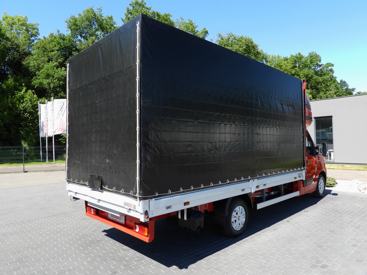 Curtain side van RENAULT MASTER TARPAULIN WEBASTO CRUISE CONTROL LED LIGHTS PNEUMATICS AIR CONDITIONING 165HP: picture 13 Curtain side van RENAULT MASTER TARPAULIN WEBASTO CRUISE CONTROL LED LIGHTS PNEUMATICS AIR CONDITIONING 165HP: picture 13