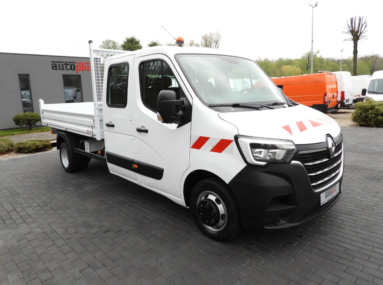 Renault MASTER KIPPER DOPPELKABINE DOKA 6 SITZE TEMPOMAT - Tipper van, Combi van: picture 4 Renault MASTER KIPPER DOPPELKABINE DOKA 6 SITZE TEMPOMAT - Tipper van, Combi van: picture 4