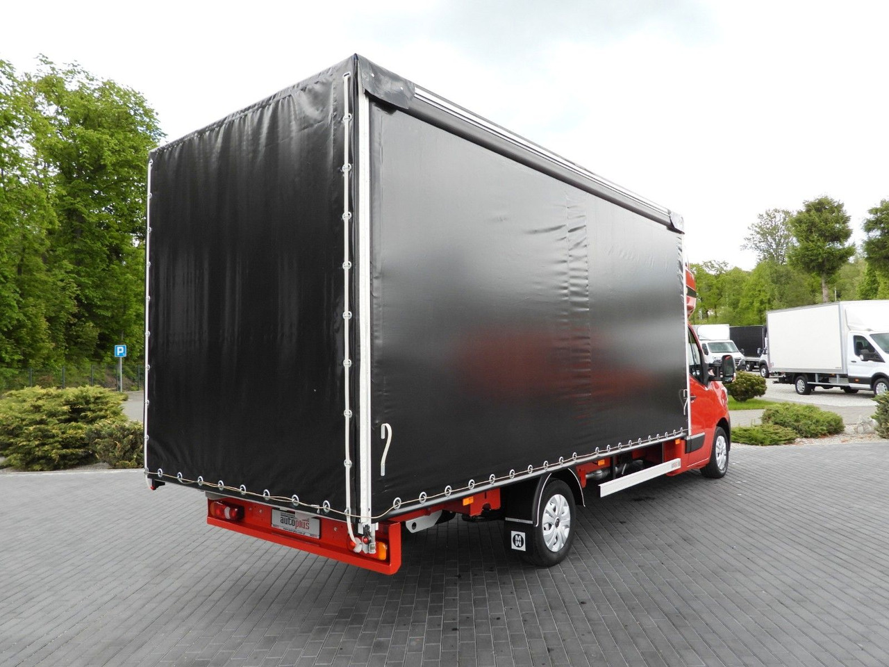 Renault MASTER PRITSCHE PLANE 10 PALETTEN WEBASTO A/C - Curtain side van: picture 3 Renault MASTER PRITSCHE PLANE 10 PALETTEN WEBASTO A/C - Curtain side van: picture 3