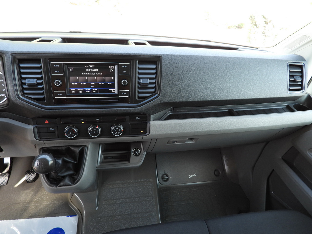 Curtain side van VOLKSWAGEN CRAFTER TARPAULIN LIFT 8 PALLETS CRUISE CONTROL LED LIGHTS TWIN WHEELS AIR CONDITIONING 180HP: picture 31 Curtain side van VOLKSWAGEN CRAFTER TARPAULIN LIFT 8 PALLETS CRUISE CONTROL LED LIGHTS TWIN WHEELS AIR CONDITIONING 180HP: picture 31