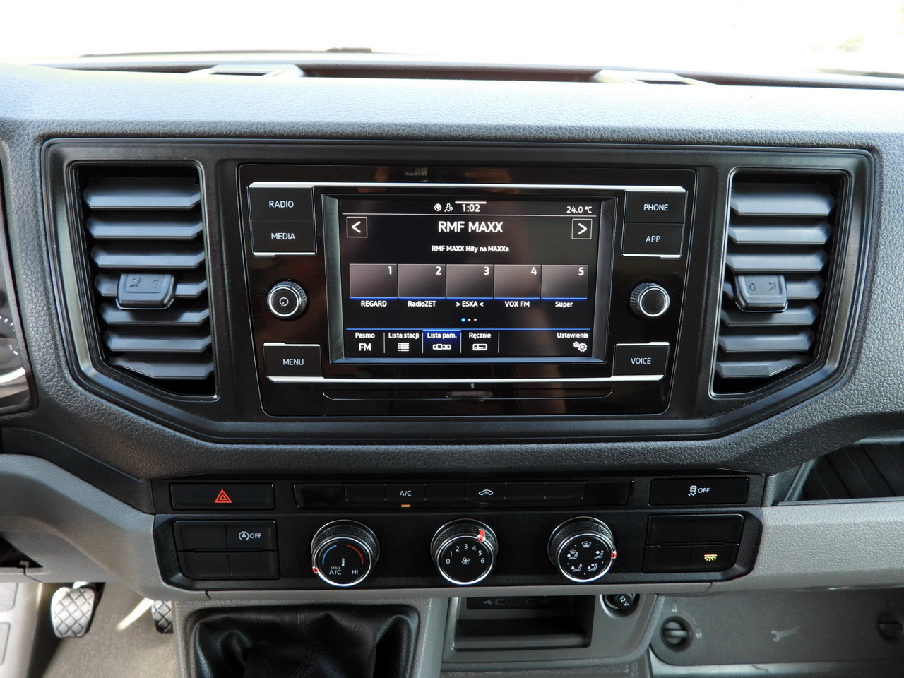 Curtain side van VOLKSWAGEN CRAFTER TARPAULIN LIFT 8 PALLETS CRUISE CONTROL LED LIGHTS TWIN WHEELS AIR CONDITIONING 180HP: picture 39 Curtain side van VOLKSWAGEN CRAFTER TARPAULIN LIFT 8 PALLETS CRUISE CONTROL LED LIGHTS TWIN WHEELS AIR CONDITIONING 180HP: picture 39