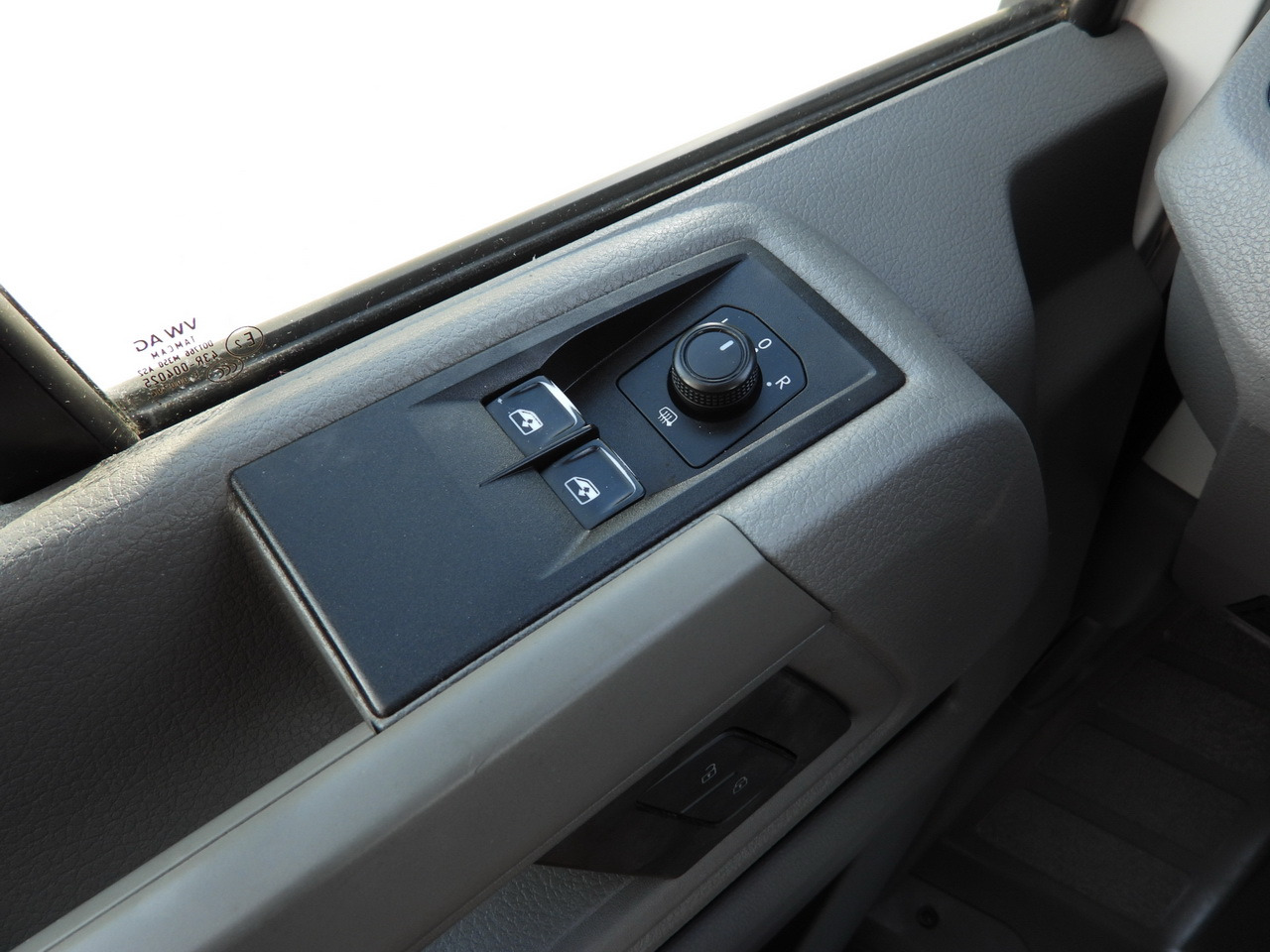 Curtain side van VOLKSWAGEN CRAFTER TARPAULIN LIFT 8 PALLETS CRUISE CONTROL LED LIGHTS TWIN WHEELS AIR CONDITIONING 180HP: picture 33 Curtain side van VOLKSWAGEN CRAFTER TARPAULIN LIFT 8 PALLETS CRUISE CONTROL LED LIGHTS TWIN WHEELS AIR CONDITIONING 180HP: picture 33