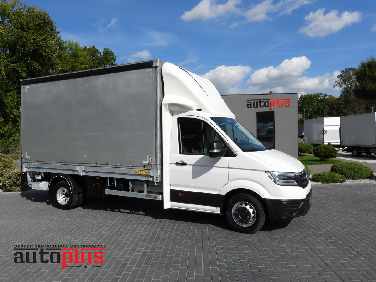 VOLKSWAGEN CRAFTER TARPAULIN LIFT 8 PALLETS CRUISE CONTROL LED LIGHTS TWIN WHEELS AIR CONDITIONING 180HP - Curtain side van: picture 1 VOLKSWAGEN CRAFTER TARPAULIN LIFT 8 PALLETS CRUISE CONTROL LED LIGHTS TWIN WHEELS AIR CONDITIONING 180HP - Curtain side van: picture 1