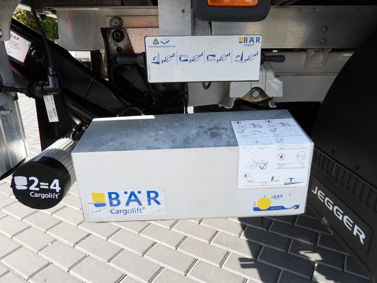 Curtain side van VOLKSWAGEN CRAFTER TARPAULIN LIFT 8 PALLETS CRUISE CONTROL LED LIGHTS TWIN WHEELS AIR CONDITIONING 180HP: picture 17 Curtain side van VOLKSWAGEN CRAFTER TARPAULIN LIFT 8 PALLETS CRUISE CONTROL LED LIGHTS TWIN WHEELS AIR CONDITIONING 180HP: picture 17