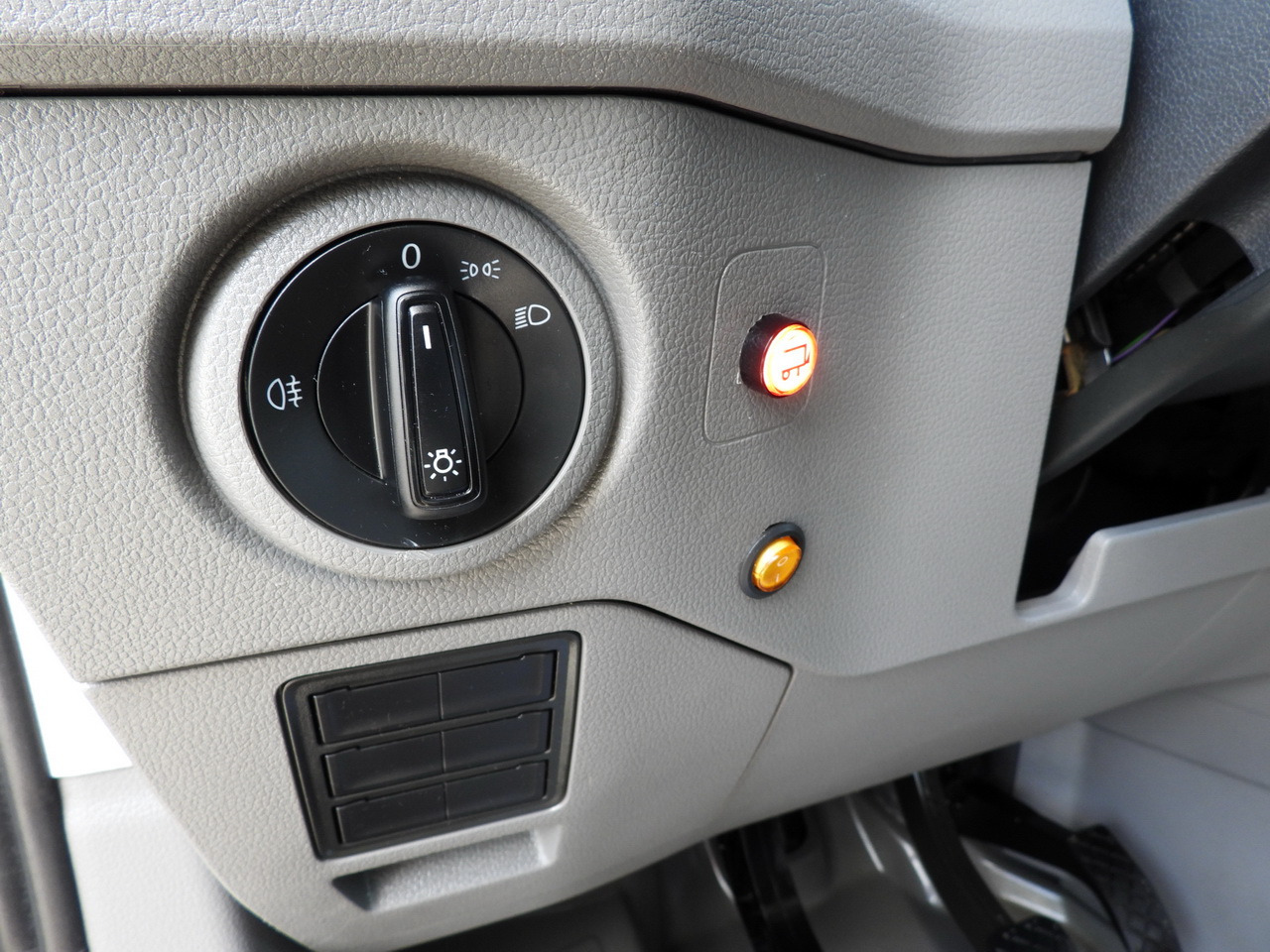 Curtain side van VOLKSWAGEN CRAFTER TARPAULIN LIFT 8 PALLETS CRUISE CONTROL LED LIGHTS TWIN WHEELS AIR CONDITIONING 180HP: picture 34 Curtain side van VOLKSWAGEN CRAFTER TARPAULIN LIFT 8 PALLETS CRUISE CONTROL LED LIGHTS TWIN WHEELS AIR CONDITIONING 180HP: picture 34