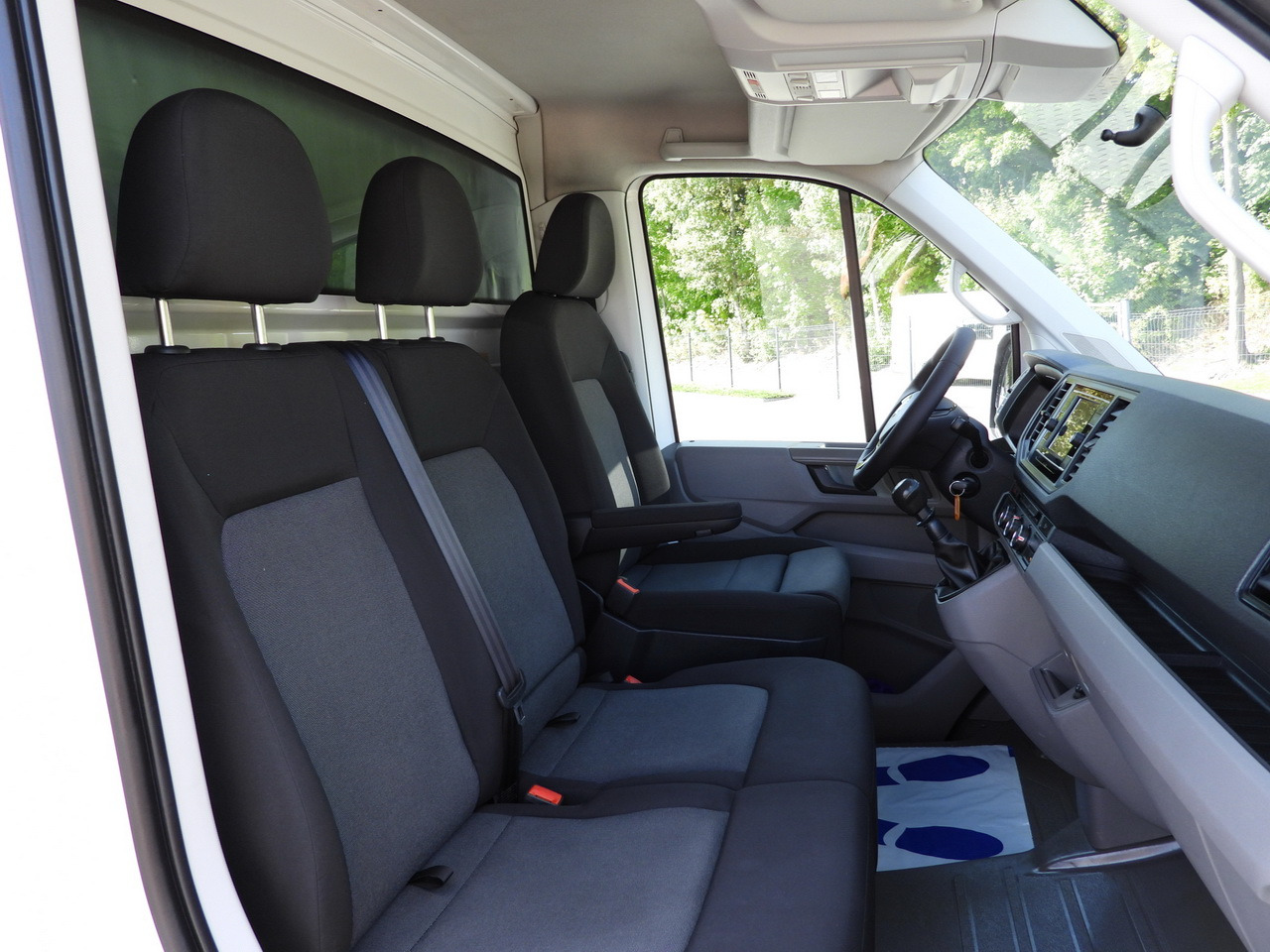 Curtain side van VOLKSWAGEN CRAFTER TARPAULIN LIFT 8 PALLETS CRUISE CONTROL LED LIGHTS TWIN WHEELS AIR CONDITIONING 180HP: picture 44 Curtain side van VOLKSWAGEN CRAFTER TARPAULIN LIFT 8 PALLETS CRUISE CONTROL LED LIGHTS TWIN WHEELS AIR CONDITIONING 180HP: picture 44