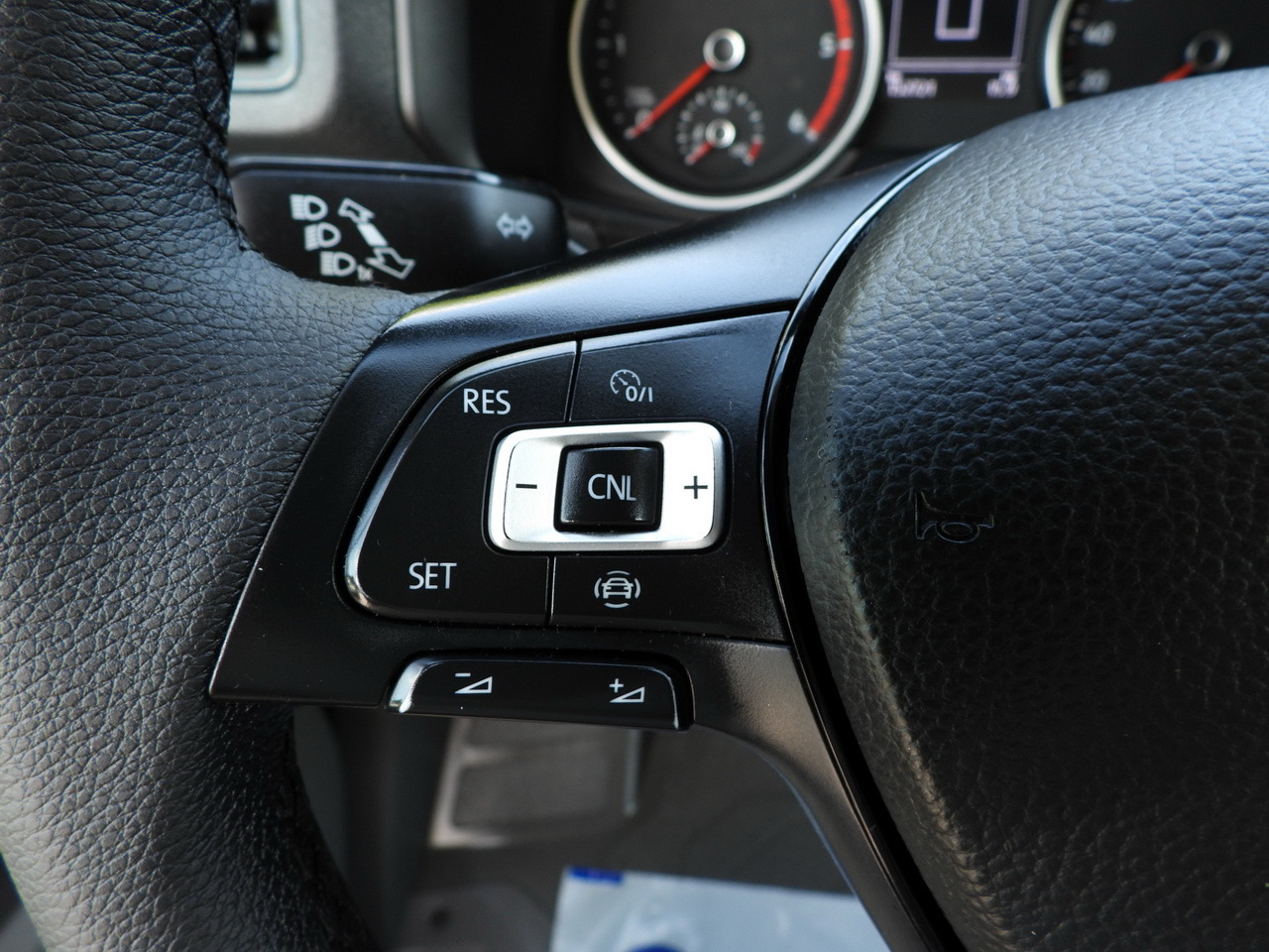 Curtain side van VOLKSWAGEN CRAFTER TARPAULIN LIFT 8 PALLETS CRUISE CONTROL LED LIGHTS TWIN WHEELS AIR CONDITIONING 180HP: picture 36 Curtain side van VOLKSWAGEN CRAFTER TARPAULIN LIFT 8 PALLETS CRUISE CONTROL LED LIGHTS TWIN WHEELS AIR CONDITIONING 180HP: picture 36