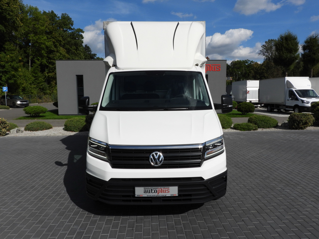 Curtain side van VOLKSWAGEN CRAFTER TARPAULIN LIFT 8 PALLETS CRUISE CONTROL LED LIGHTS TWIN WHEELS AIR CONDITIONING 180HP: picture 5 Curtain side van VOLKSWAGEN CRAFTER TARPAULIN LIFT 8 PALLETS CRUISE CONTROL LED LIGHTS TWIN WHEELS AIR CONDITIONING 180HP: picture 5