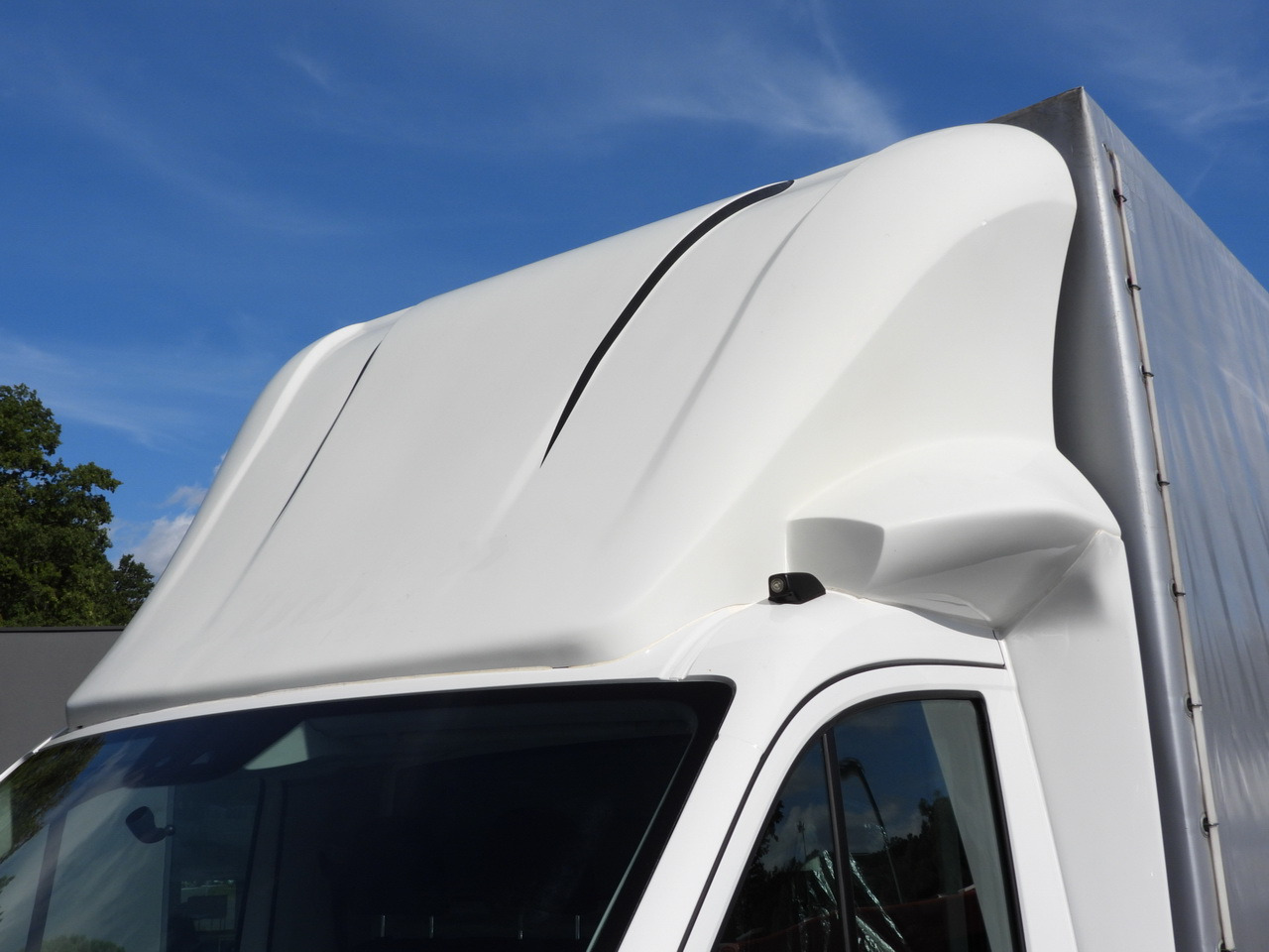 Curtain side van VOLKSWAGEN CRAFTER TARPAULIN LIFT 8 PALLETS CRUISE CONTROL LED LIGHTS TWIN WHEELS AIR CONDITIONING 180HP: picture 24 Curtain side van VOLKSWAGEN CRAFTER TARPAULIN LIFT 8 PALLETS CRUISE CONTROL LED LIGHTS TWIN WHEELS AIR CONDITIONING 180HP: picture 24