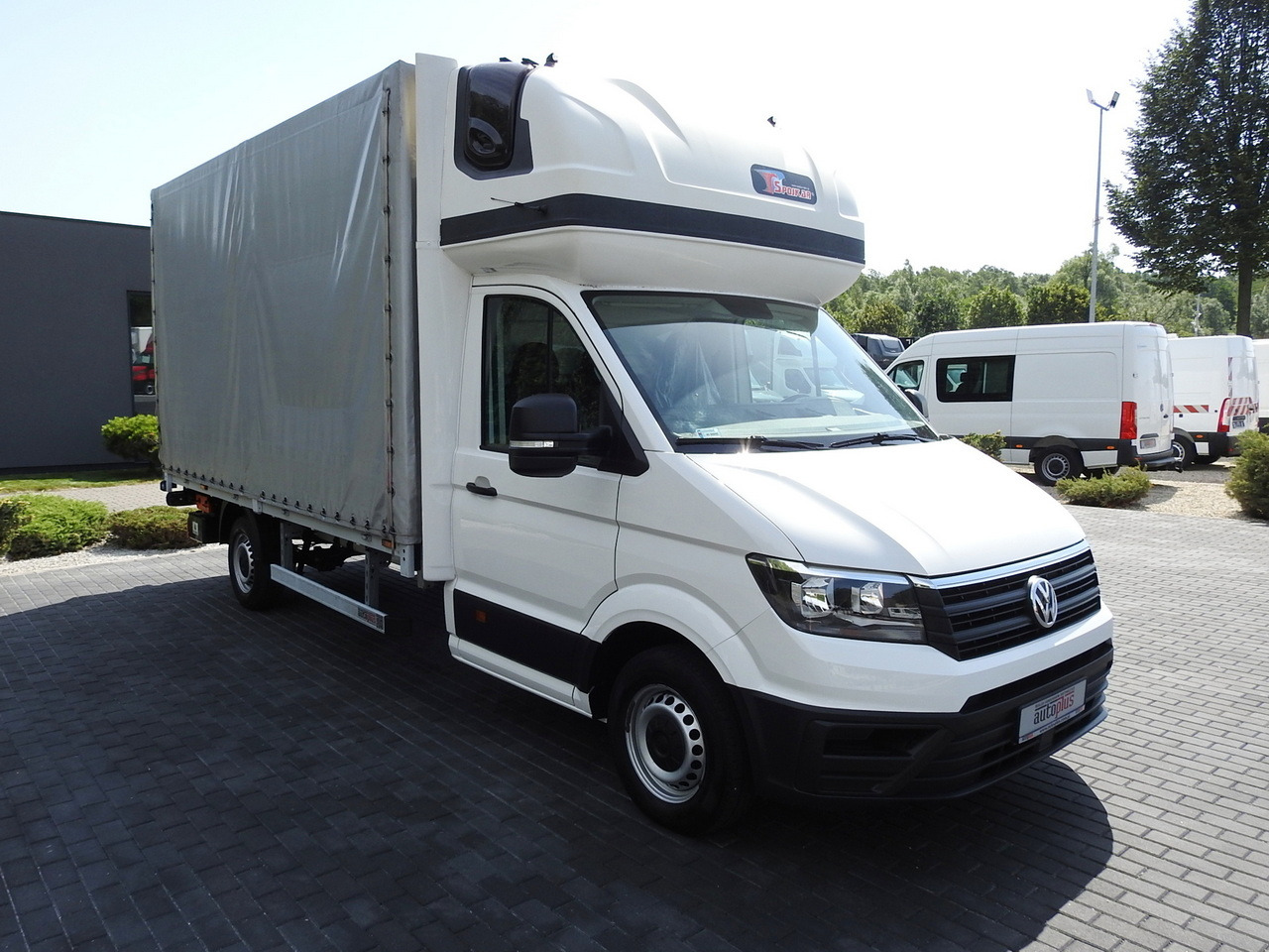 VOLKSWAGEN CRAFTER TARPAULIN LIFT 8 PALLETS WEBASTO CRUISE CONTROL 180HP - Curtain side van: picture 4 VOLKSWAGEN CRAFTER TARPAULIN LIFT 8 PALLETS WEBASTO CRUISE CONTROL 180HP - Curtain side van: picture 4