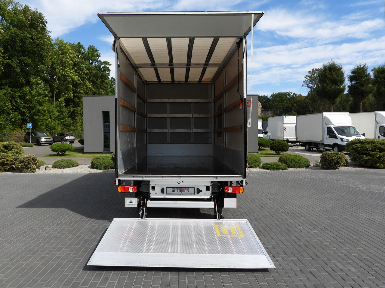 Curtain side van VOLKSWAGEN CRAFTER TARPAULIN LIFT 8 PALLETS WEBASTO CRUISE CONTROL LED LIGHTS AIR CONDITIONING  180HP: picture 12