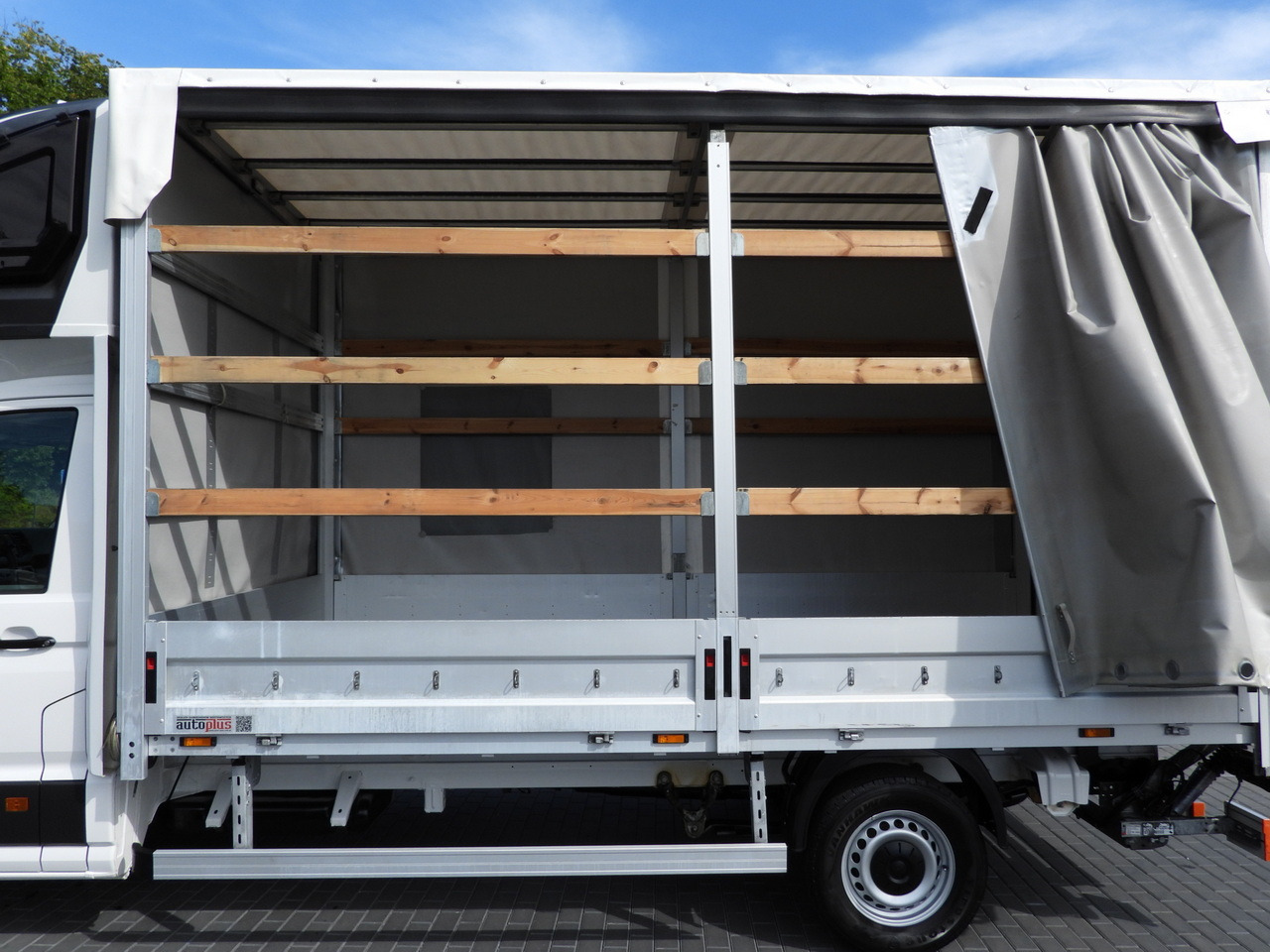 Curtain side van VOLKSWAGEN CRAFTER TARPAULIN LIFT 8 PALLETS WEBASTO CRUISE CONTROL LED LIGHTS AIR CONDITIONING  180HP: picture 26