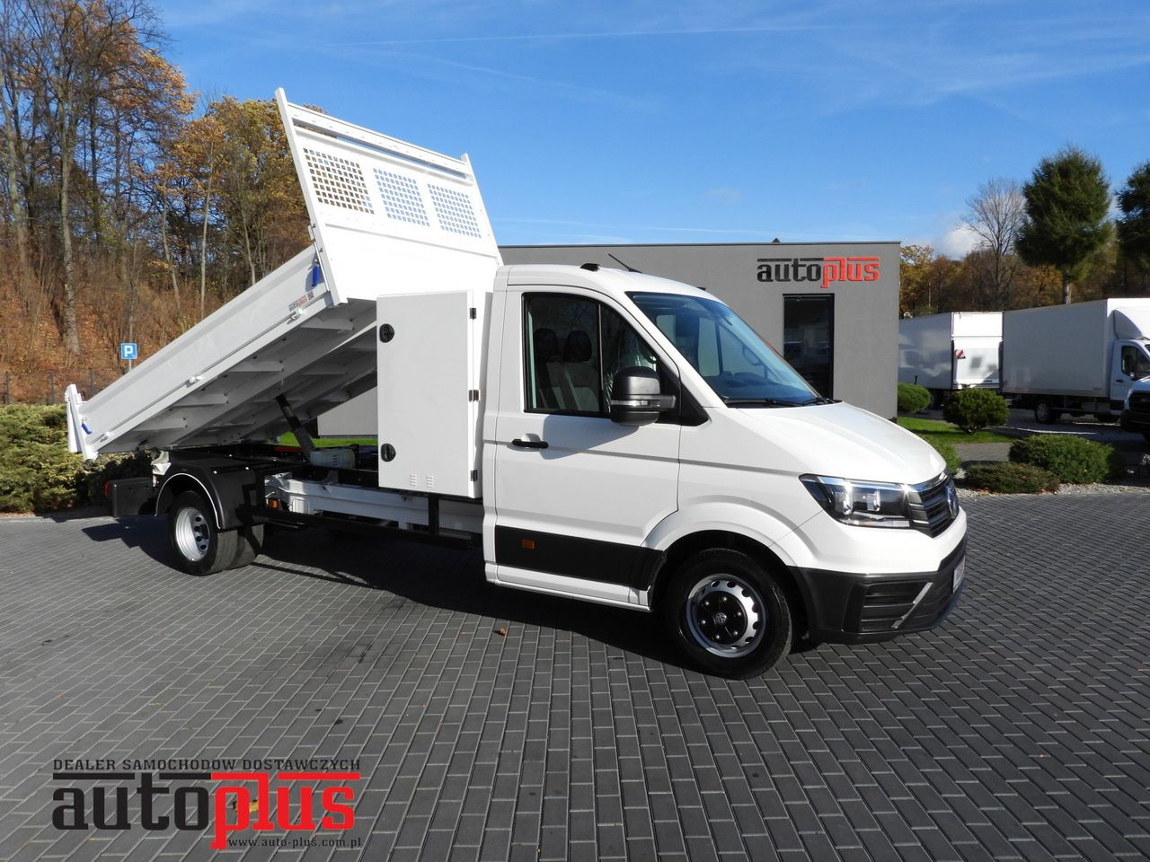 VOLKSWAGEN CRAFTER TIPPER CRUISE CONTROL NAVIGATION TWIN WHEELS AIR CONDITIONING 180HP - Tipper van: picture 1 VOLKSWAGEN CRAFTER TIPPER CRUISE CONTROL NAVIGATION TWIN WHEELS AIR CONDITIONING 180HP - Tipper van: picture 1