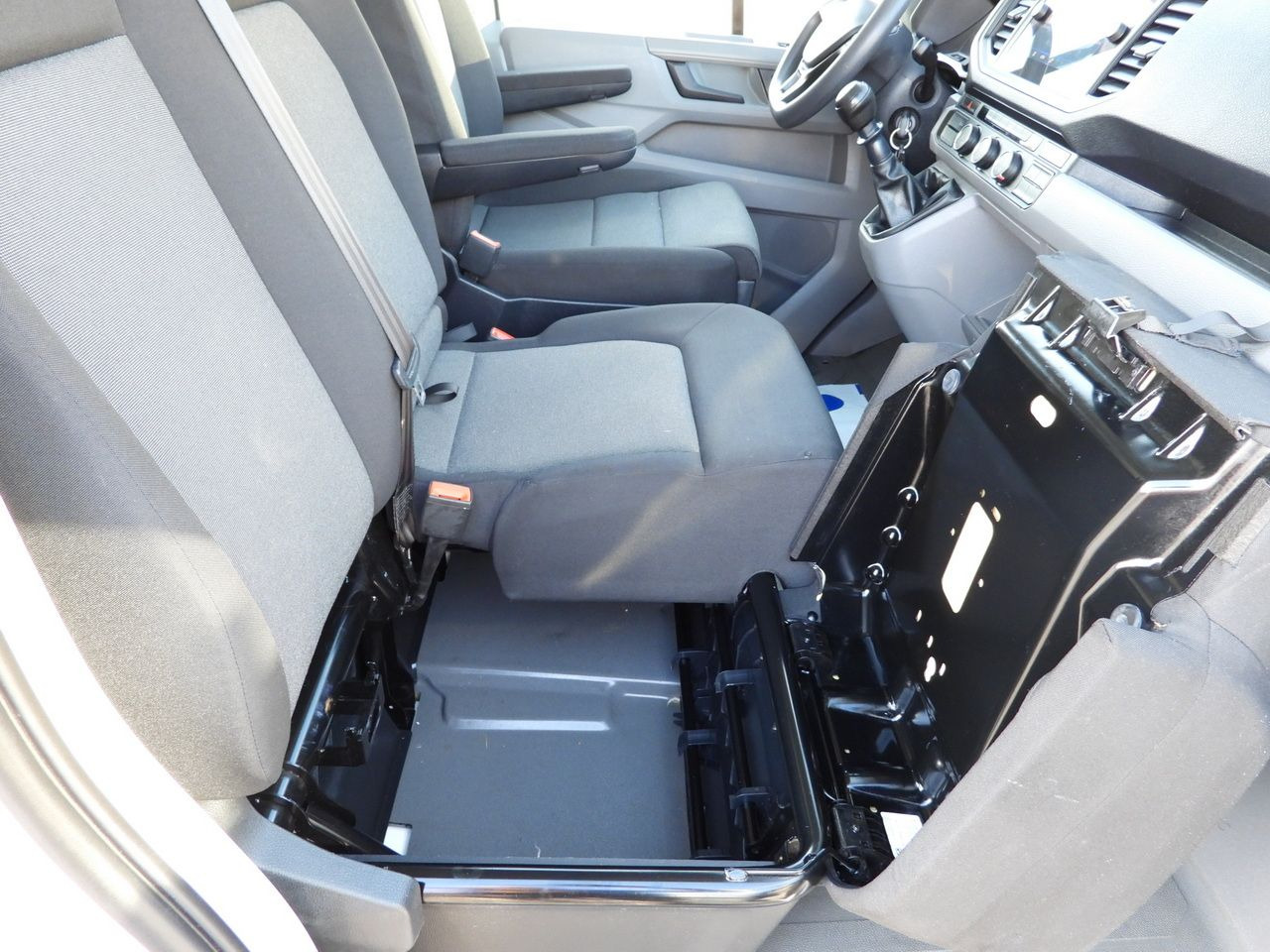 Tipper van VOLKSWAGEN CRAFTER TIPPER CRUISE CONTROL NAVIGATION TWIN WHEELS AIR CONDITIONING  180HP: picture 40