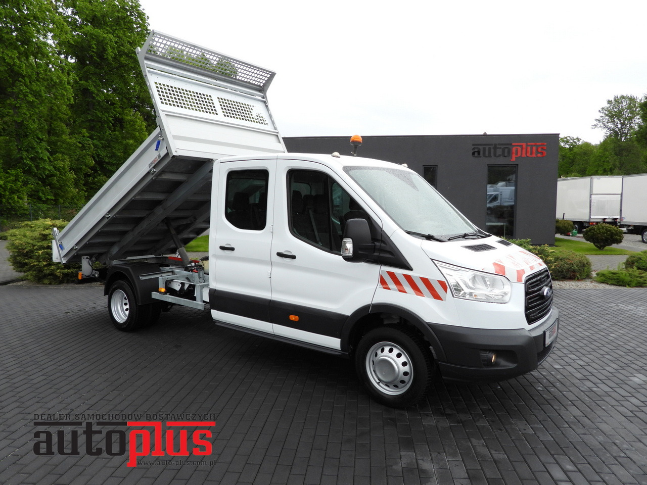 FORD TRANSIT TIPPER DOUBLE CABIN DOKA 6 SEATS CRUISE CONTROL AIR CONDITIONING TWIN WHEELS 170HP - Van: picture 1 FORD TRANSIT TIPPER DOUBLE CABIN DOKA 6 SEATS CRUISE CONTROL AIR CONDITIONING TWIN WHEELS 170HP - Van: picture 1