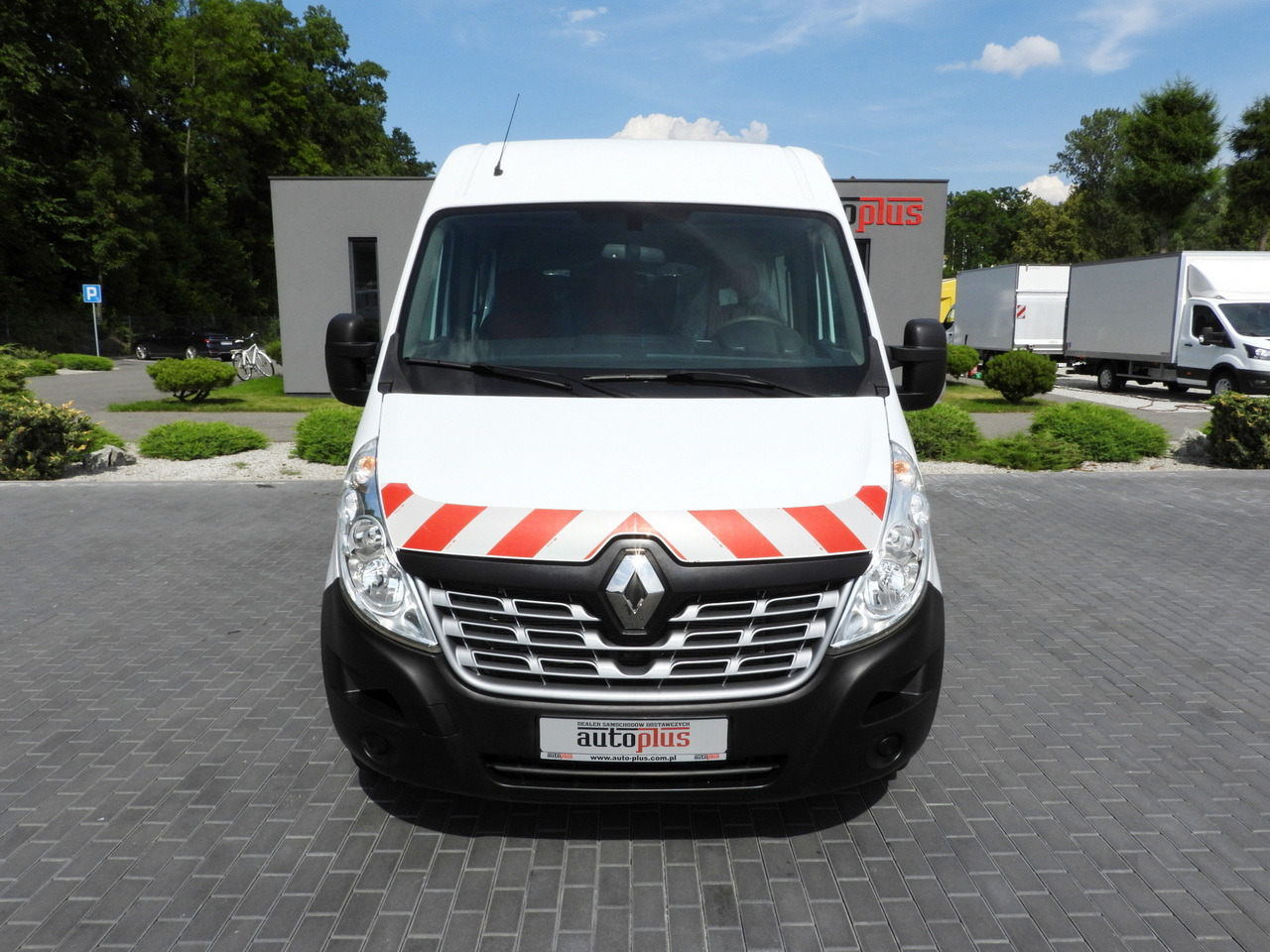 RENAULT MASTER BOX DELIVERY VAN 7 SEATS CRUISE CONTROL TWIN WHEELS AIR CONDITIONING 145HP - Van: picture 5 RENAULT MASTER BOX DELIVERY VAN 7 SEATS CRUISE CONTROL TWIN WHEELS AIR CONDITIONING 145HP - Van: picture 5