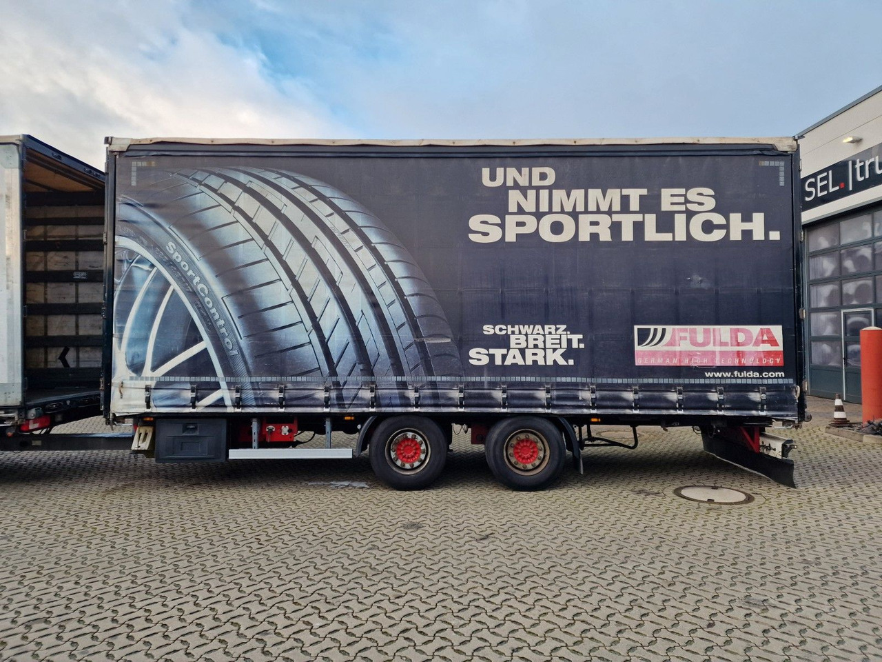 Curtainsider truck DAF XF 460 FAR / ZF Intarder / Durchladezug: picture 28