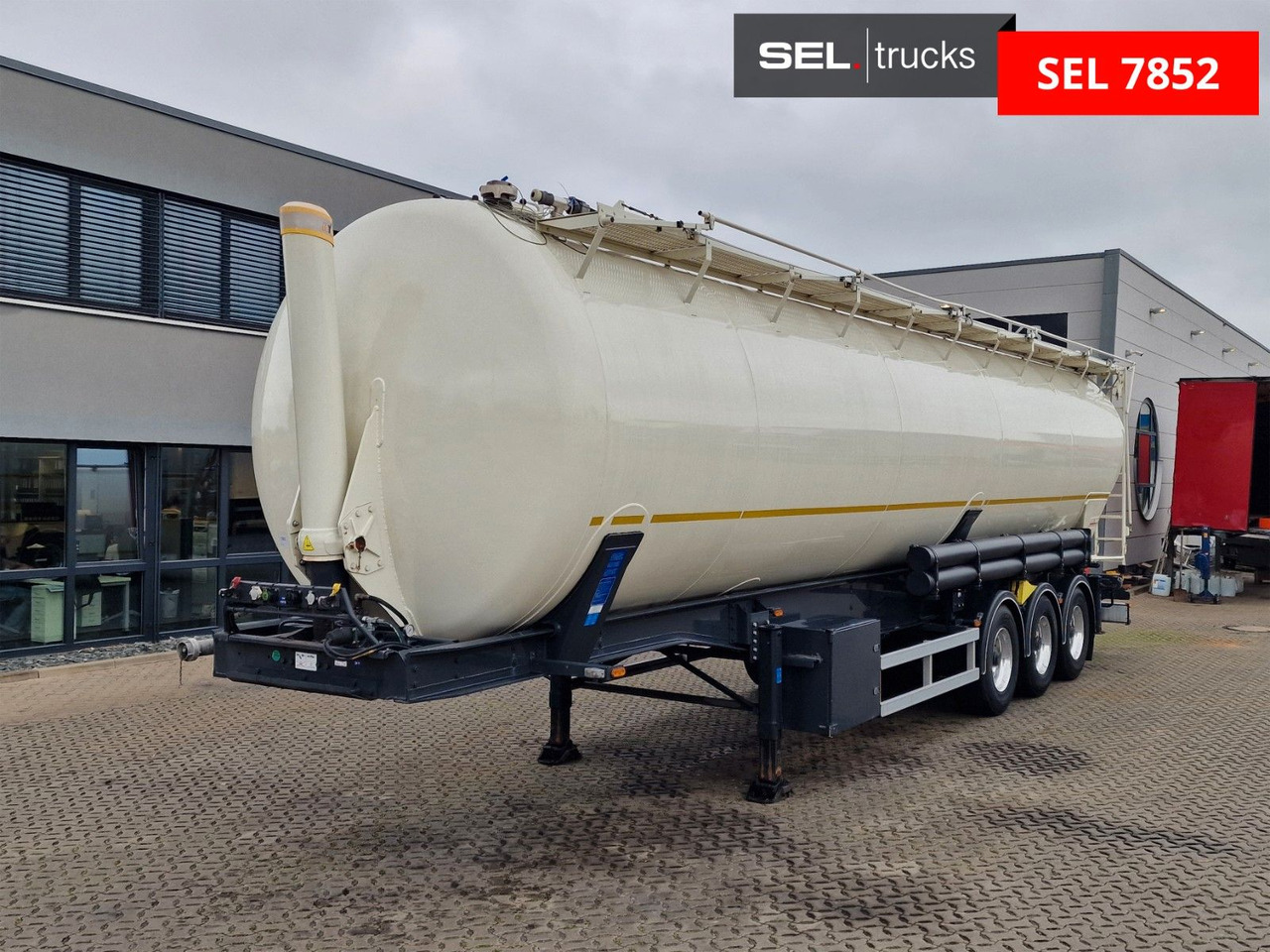 Kässbohrer XS SSK-60 / Kippsilo / Liftachse / 60m3 - Silo semi-trailer: picture 1 Kässbohrer XS SSK-60 / Kippsilo / Liftachse / 60m3 - Silo semi-trailer: picture 1