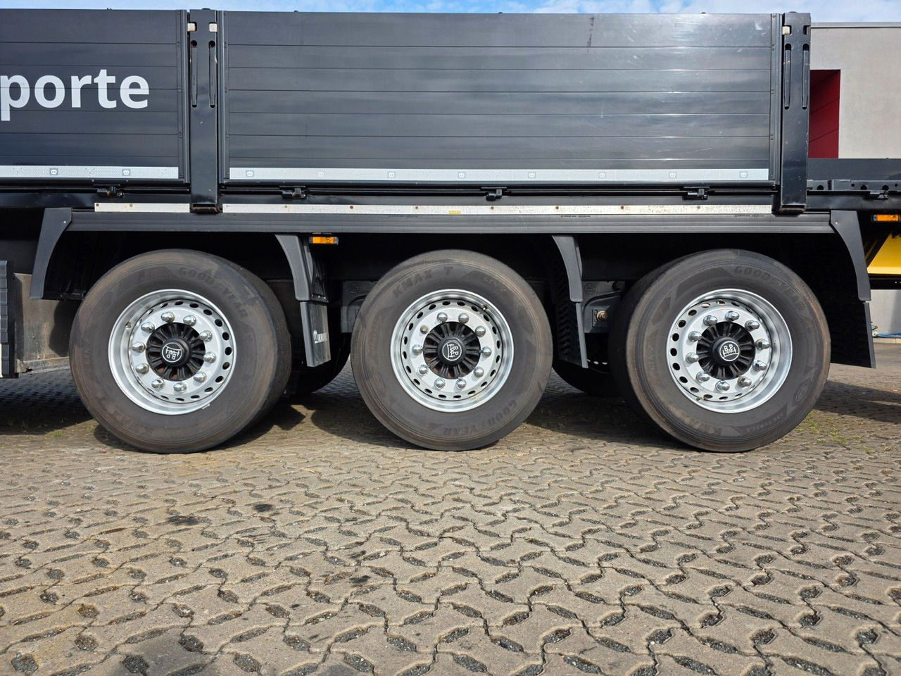 Dropside/ Flatbed semi-trailer Krone SD / Palettenkasten: picture 23