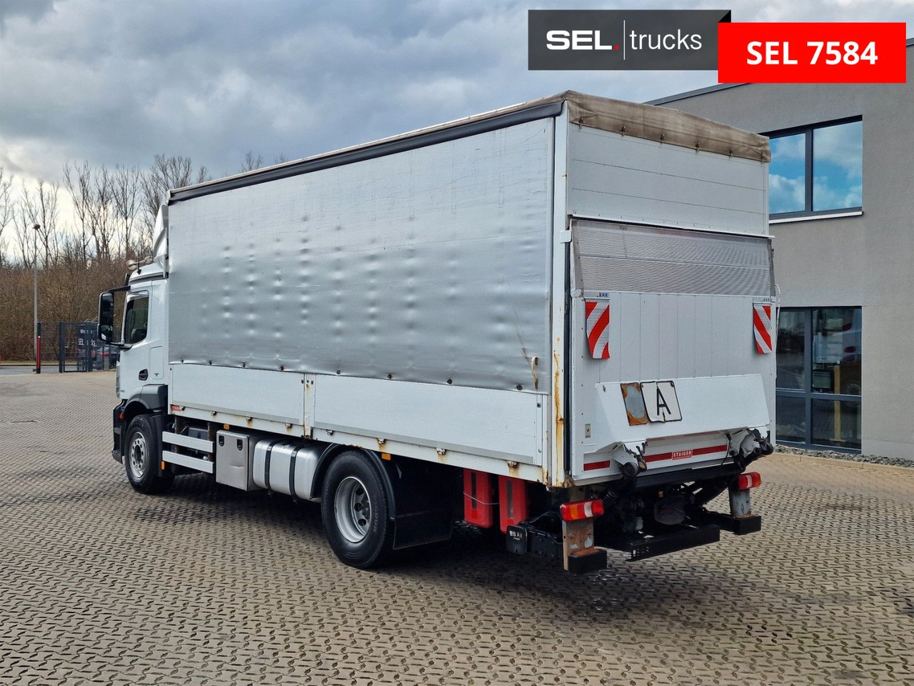 Curtainsider truck Mercedes-Benz Antos 1840 / Ladebordwand: picture 7