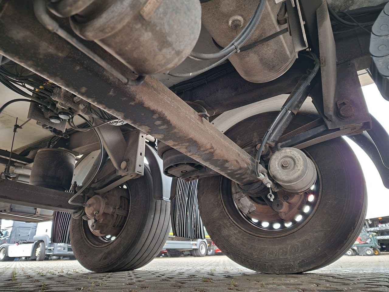 Closed box trailer ROHR RZK/18M / 2 Achsen - Tandem: picture 24 Closed box trailer ROHR RZK/18M / 2 Achsen - Tandem: picture 24