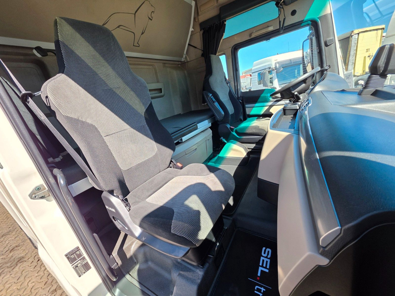 Tractor unit MAN TGX 18.460 4x2 LLS-U / Retarder / ADR AT: picture 19