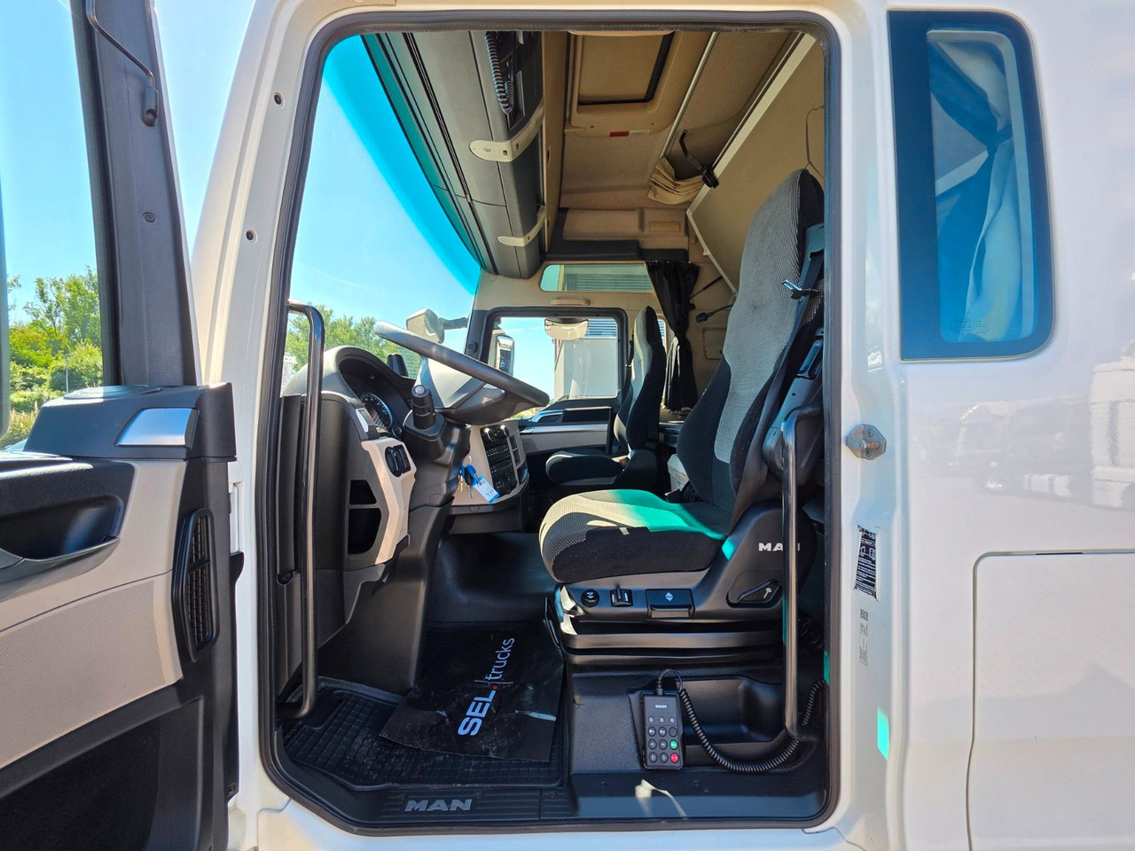 Tractor unit MAN TGX 18.460 4x2 LLS-U / Retarder / ADR AT: picture 16